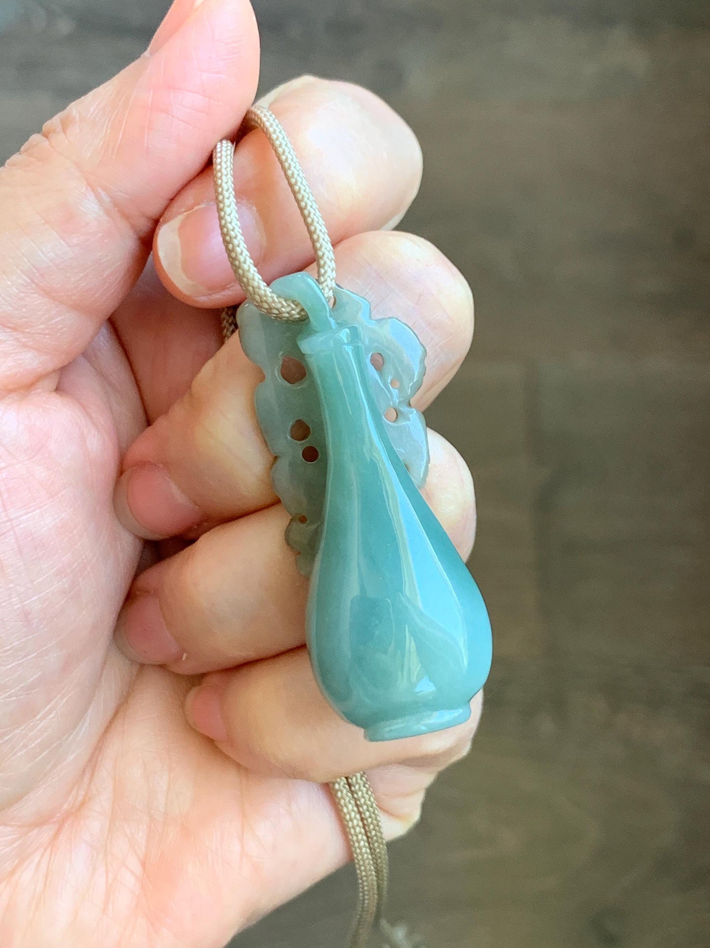 Natural Grade A Icy Translucent Dusty Blue Brown Marbled Jade Jadeite Carved Flower & Vase Pendant Rope Necklace 26” 20g 天然蓝棕双色翡翠花瓶吊坠 SCP194