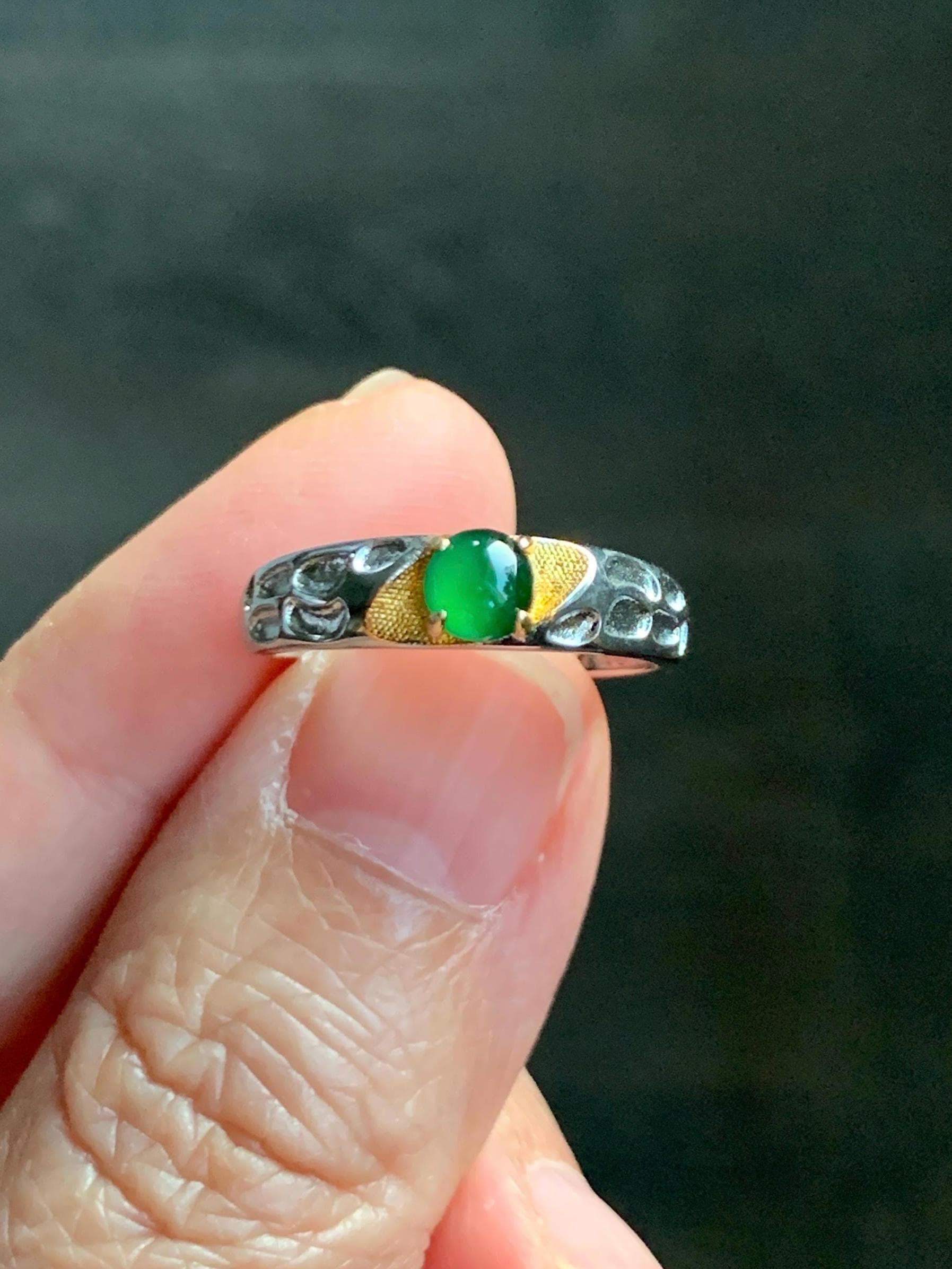 Natural Guatemalan Icy Translucent Vibrant Green Round Jadeite Band Style Ring Two-tone Sterling Silver Size 7 Adjustable 天然冰危绿翡翠银镶戒指 TTB56A