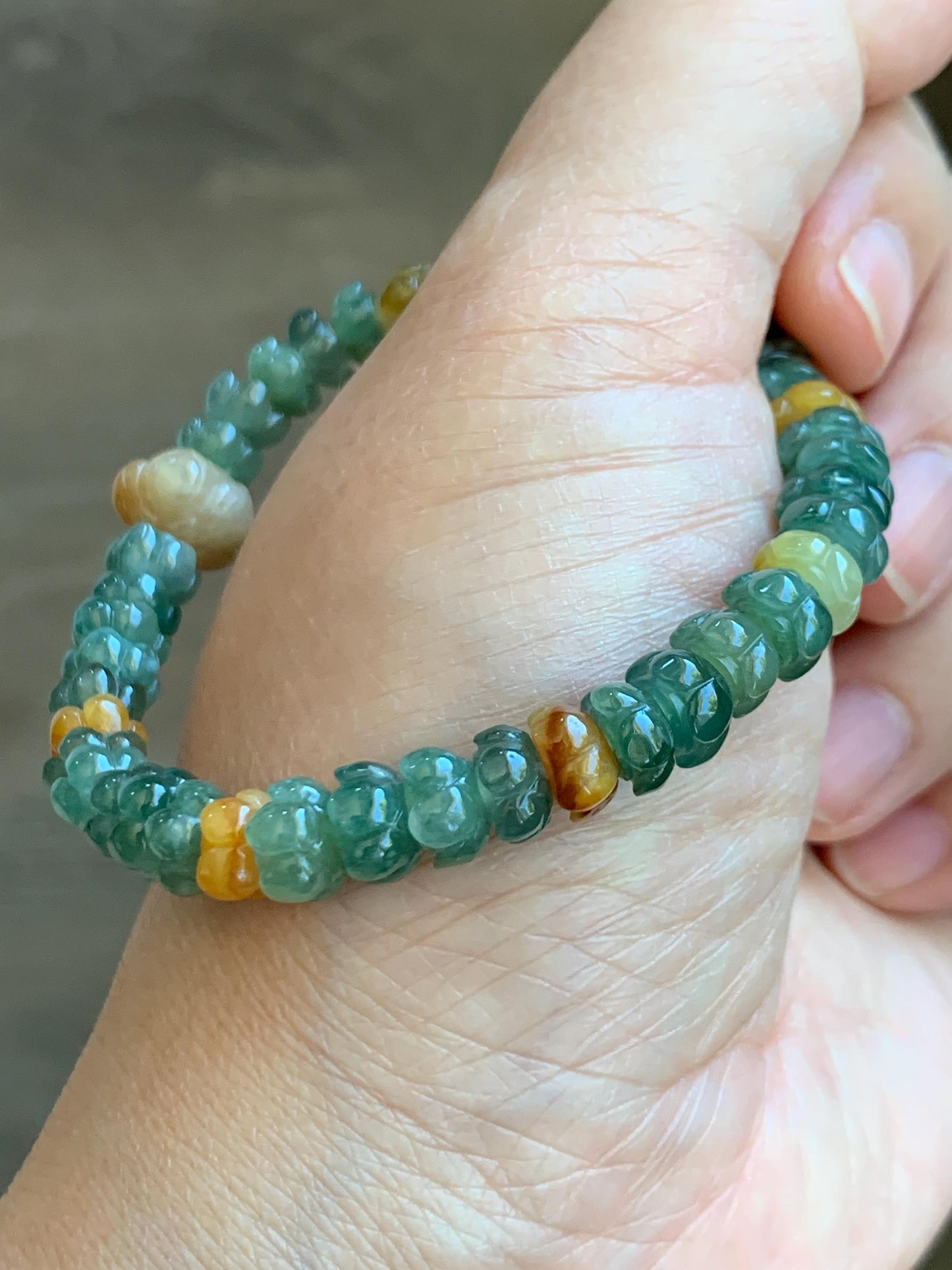 Natural Grade A Icy Translucent Spinach Green Yellow Jade Jadeite Carved Lotus Flower beads Beaded Bracelet 6.75” 天然冰胶菠菜绿翡翠黄翡莲花珠手串 MLL374
