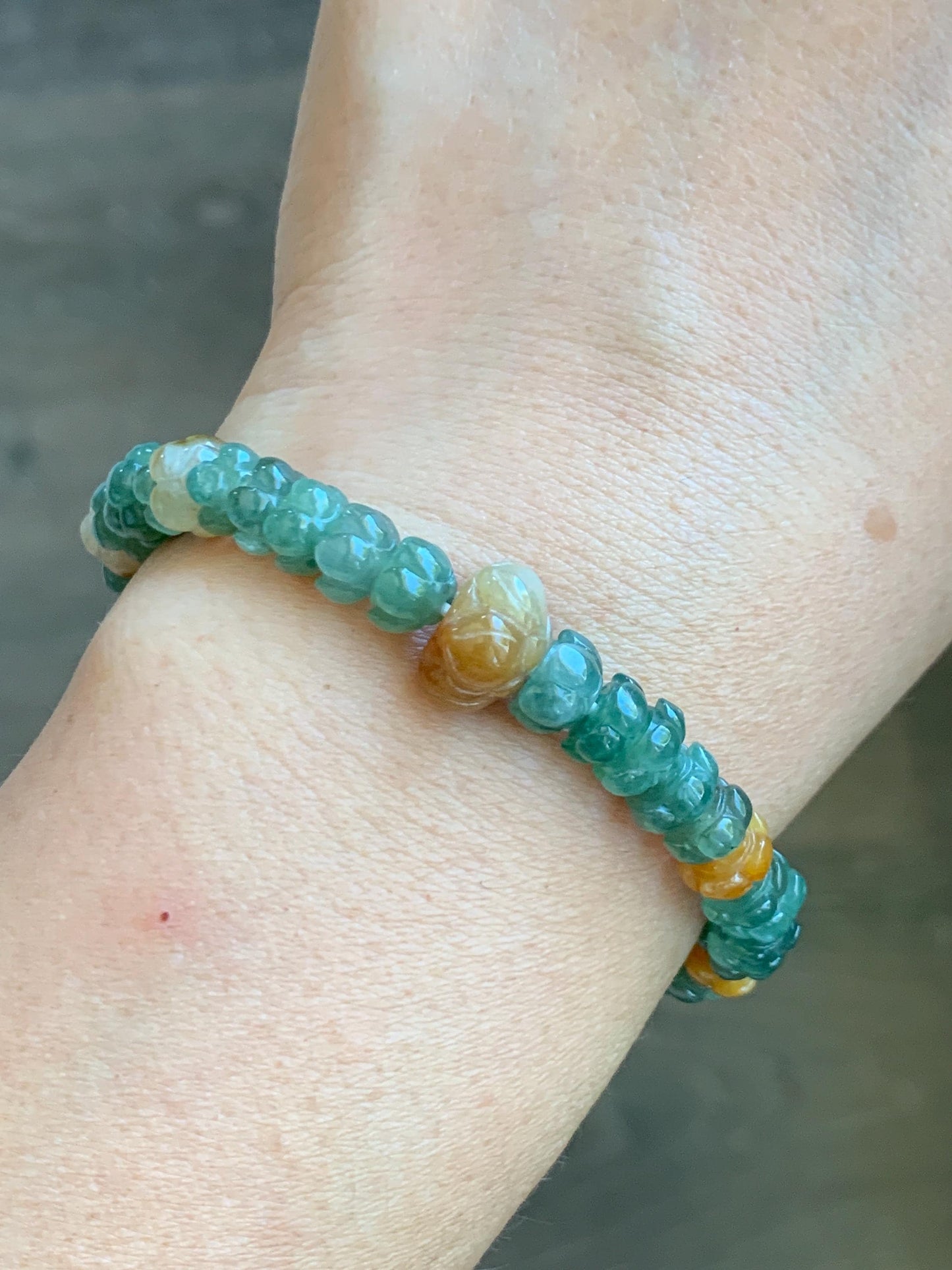 Natural Grade A Icy Translucent Spinach Green Yellow Jade Jadeite Carved Lotus Flower beads Beaded Bracelet 6.75” 天然冰胶菠菜绿翡翠黄翡莲花珠手串 MLL374