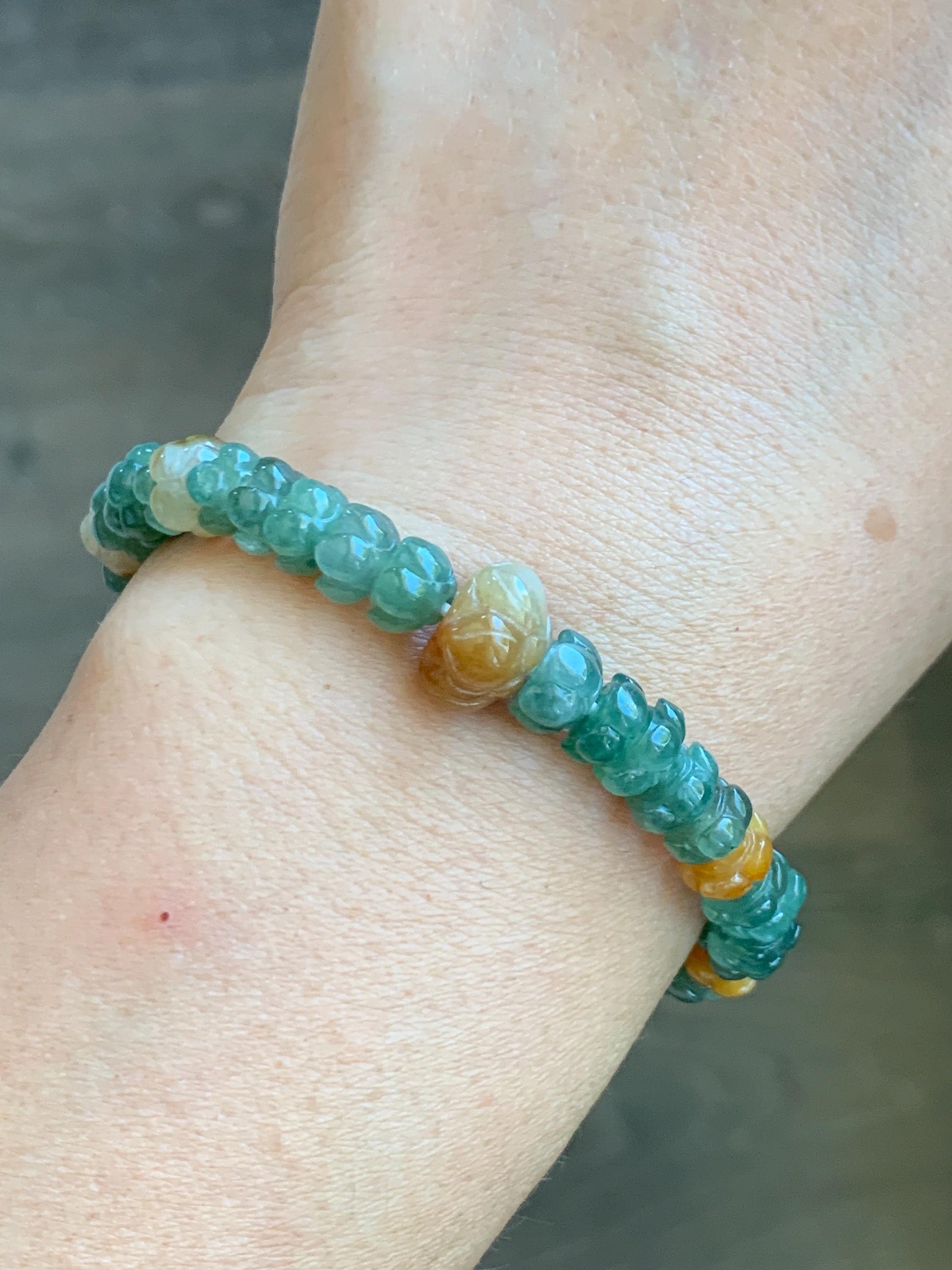 Natural Grade A Icy Translucent Spinach Green Yellow Jade Jadeite Carved Lotus Flower beads Beaded Bracelet 6.75” 天然冰胶菠菜绿翡翠黄翡莲花珠手串 MLL374