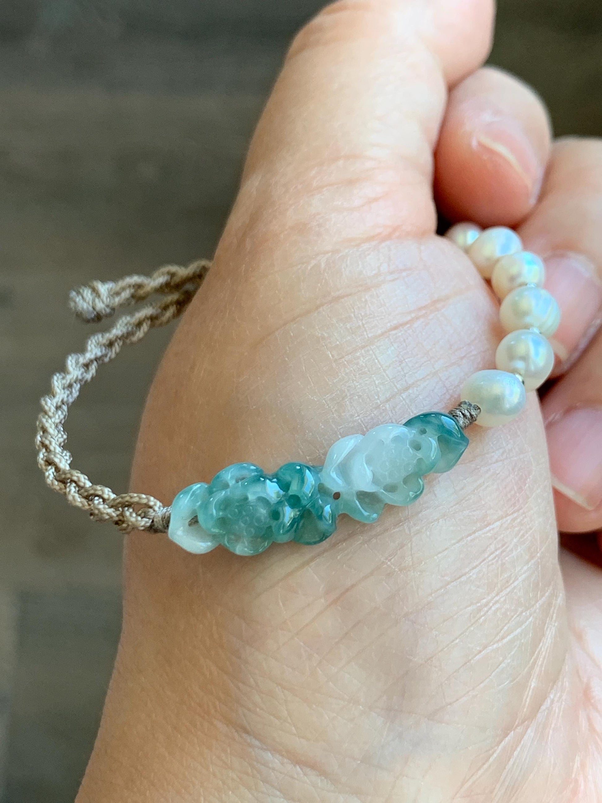 Natural Grade A Icy Translucent White Green Marbled Jadeite Double Lotus Flower Freshwater Pearls Rope Bracelet 7" 天然白冰飘绿花翡翠双莲花珍珠手绳 SLH130B