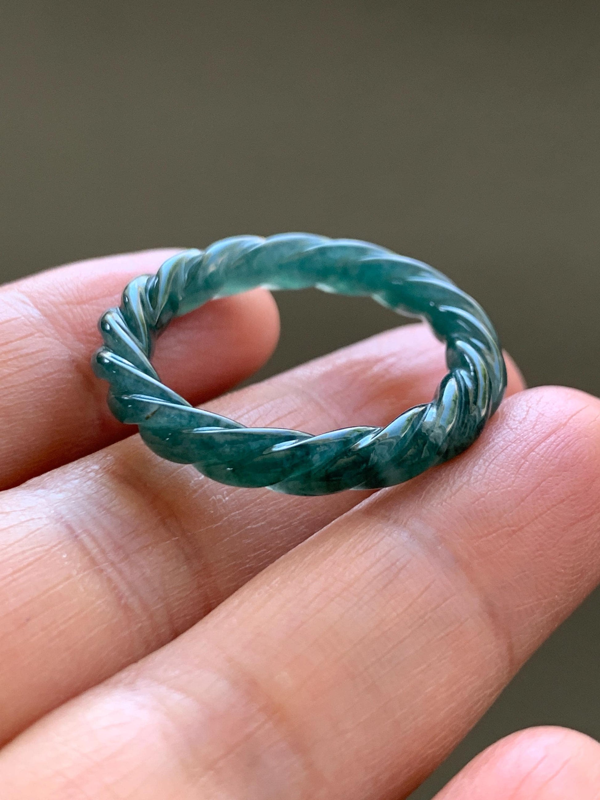 Natural Grade A Guatemalan Icy Translucent Gelatinous Dark Teal Blue Jadeite Carved Braid Band Ring Size 11.5 US 3g 天然冰胶危蓝水翡翠麻花戒圈 WMH60C