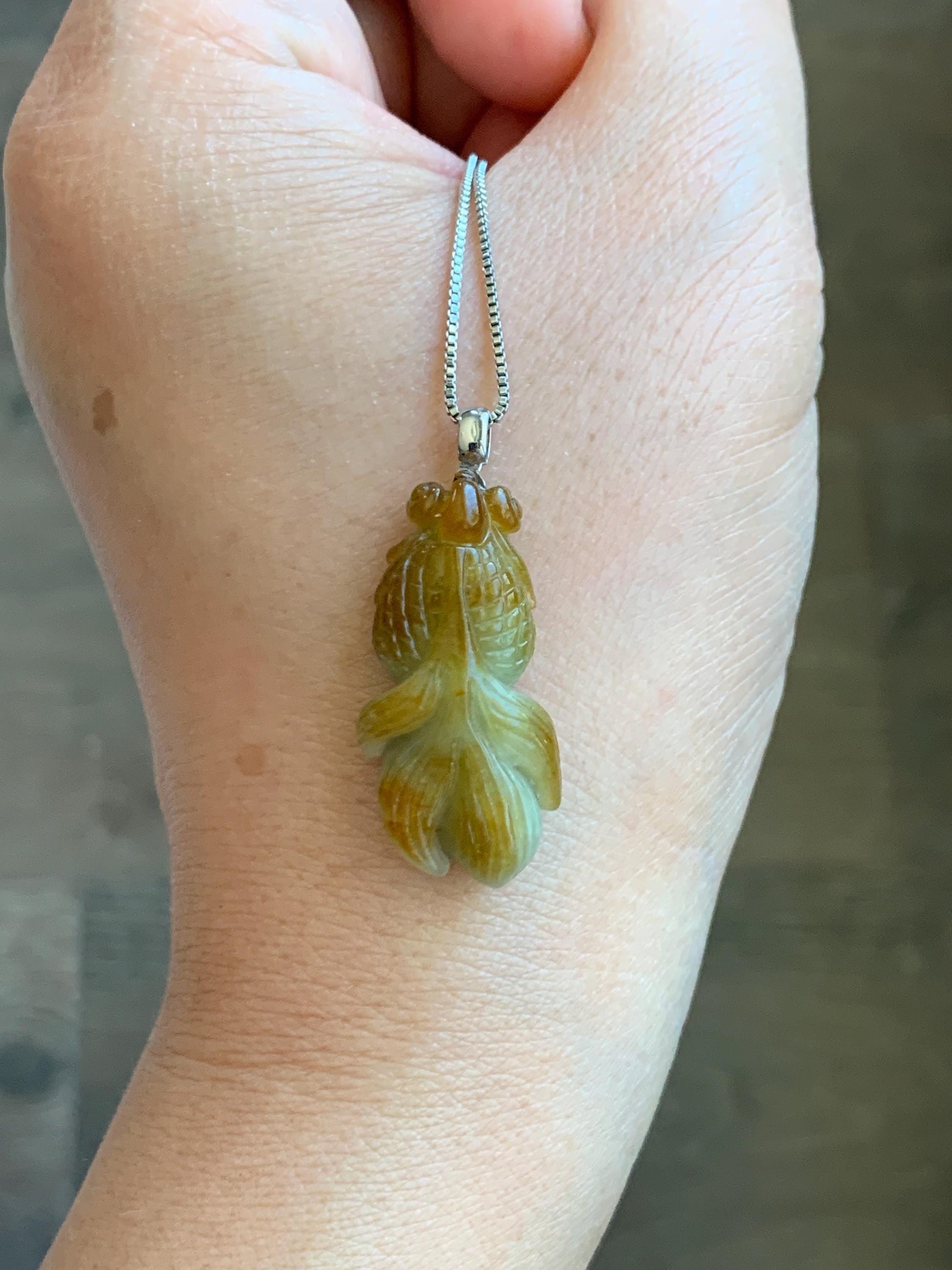 Natural Grade A Icy Translucent Yellow Marbled Jade Jadeite Carved Goldfish Pendant 18K White Gold 6g 天然黄翡翠金鱼金扣头吊坠 MJY100A