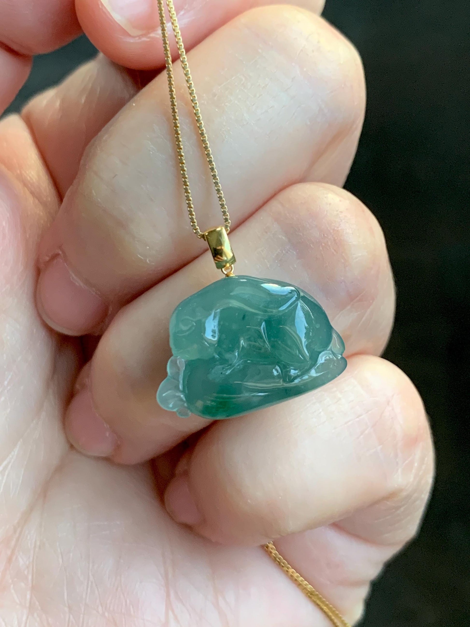 Natural Grade A Guatemalan Icy Translucent Teal Green Marbled Jade Jadeite Rabbit Carrot Pendant 18K Yellow Gold 天然冰危蓝绿翡翠小兔胡萝卜吊坠 XTLP150