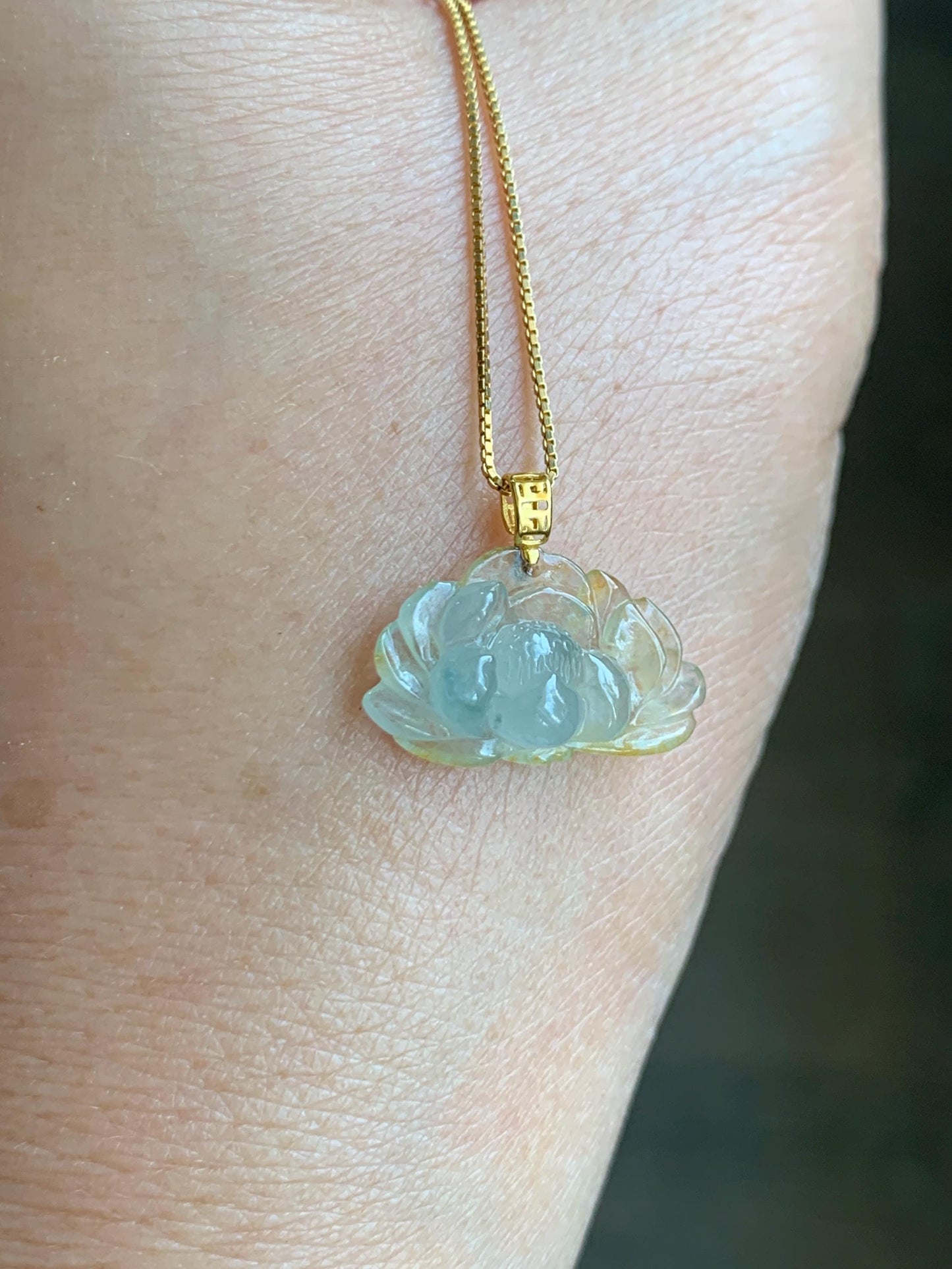 Grade A Natural Icy Highly Translucent Beige Yellow Marbled Jadeite Lotus Flower Petite Pendant 18K Yellow Gold 天然冰糖黄翡翠迷你莲花镶嵌吊坠 XML250A