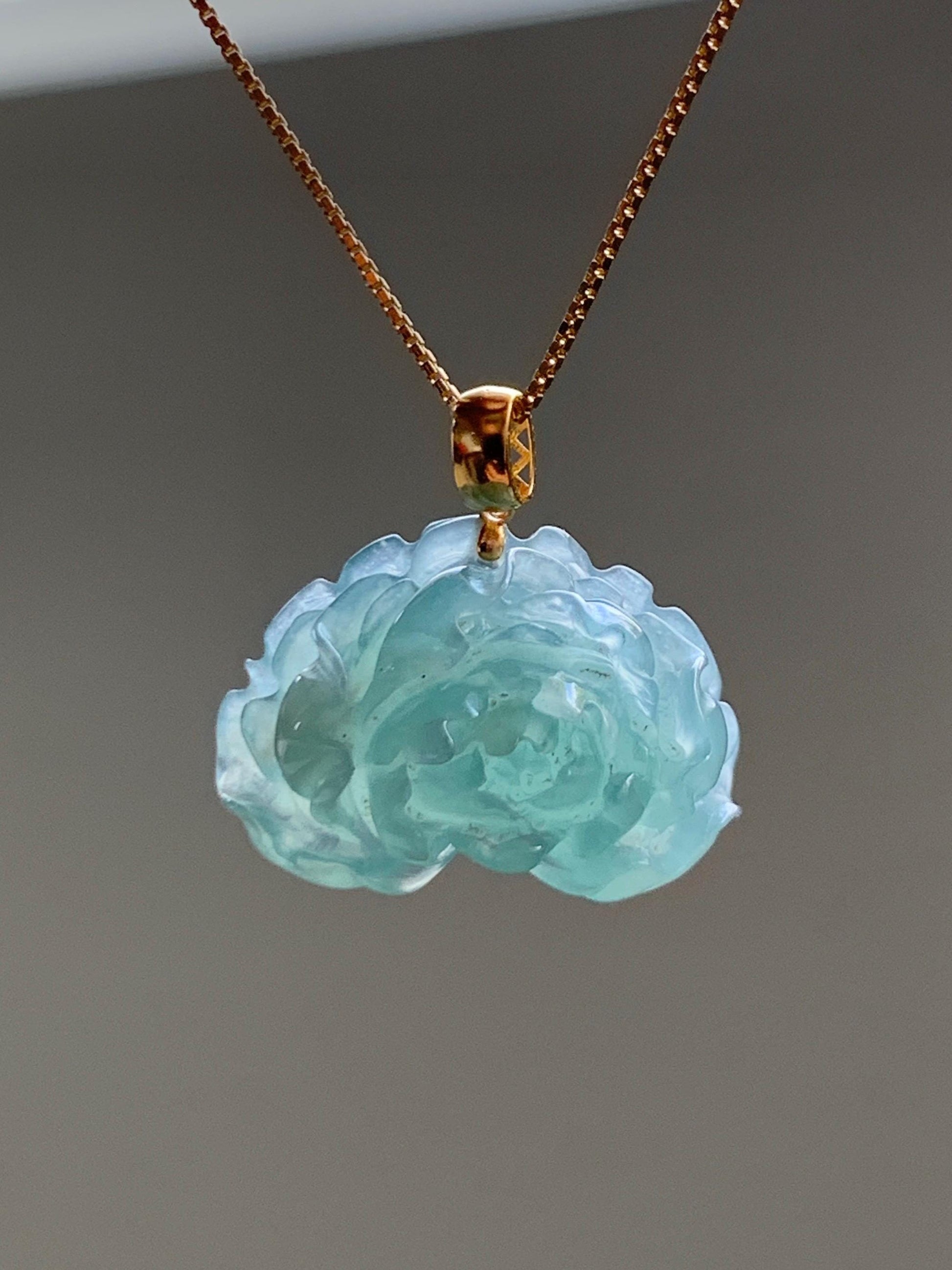 Natural Grade A Guatemalan Icy Translucent Light Teal Green Jade Jadeite Peony Flower Pendant 18K Yellow Gold 3g 天然冰危浅蓝绿翡翠牡丹花吊坠 WDLU275