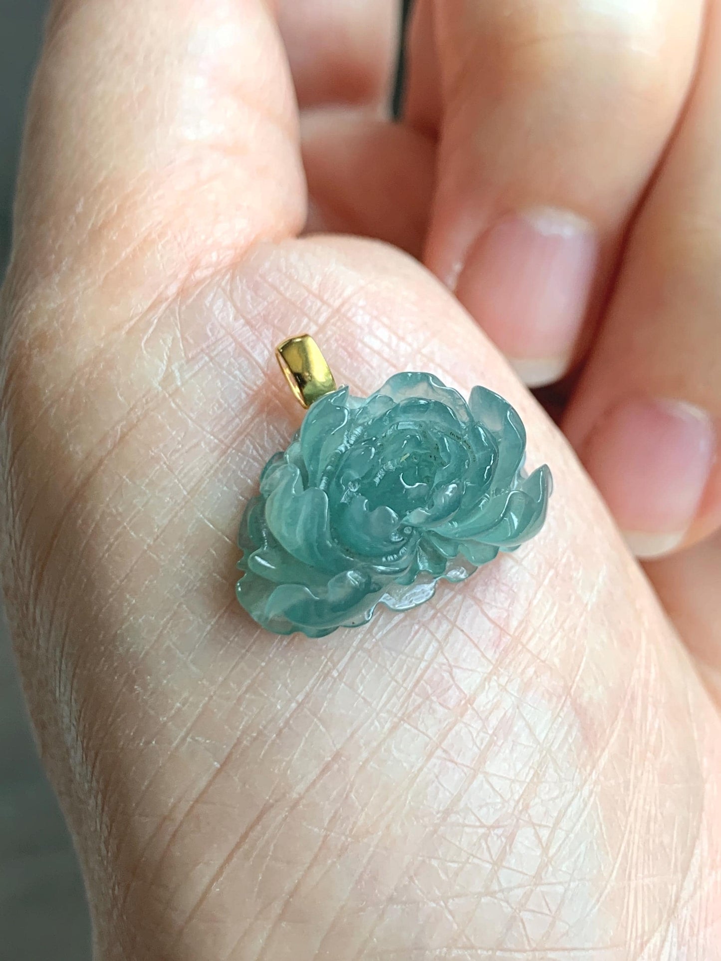 Natural Grade A Guatemalan Icy Translucent Light Teal Green Jade Jadeite Peony Flower Pendant 18K Yellow Gold 3g 天然冰危浅蓝绿翡翠牡丹花吊坠 WDLU275