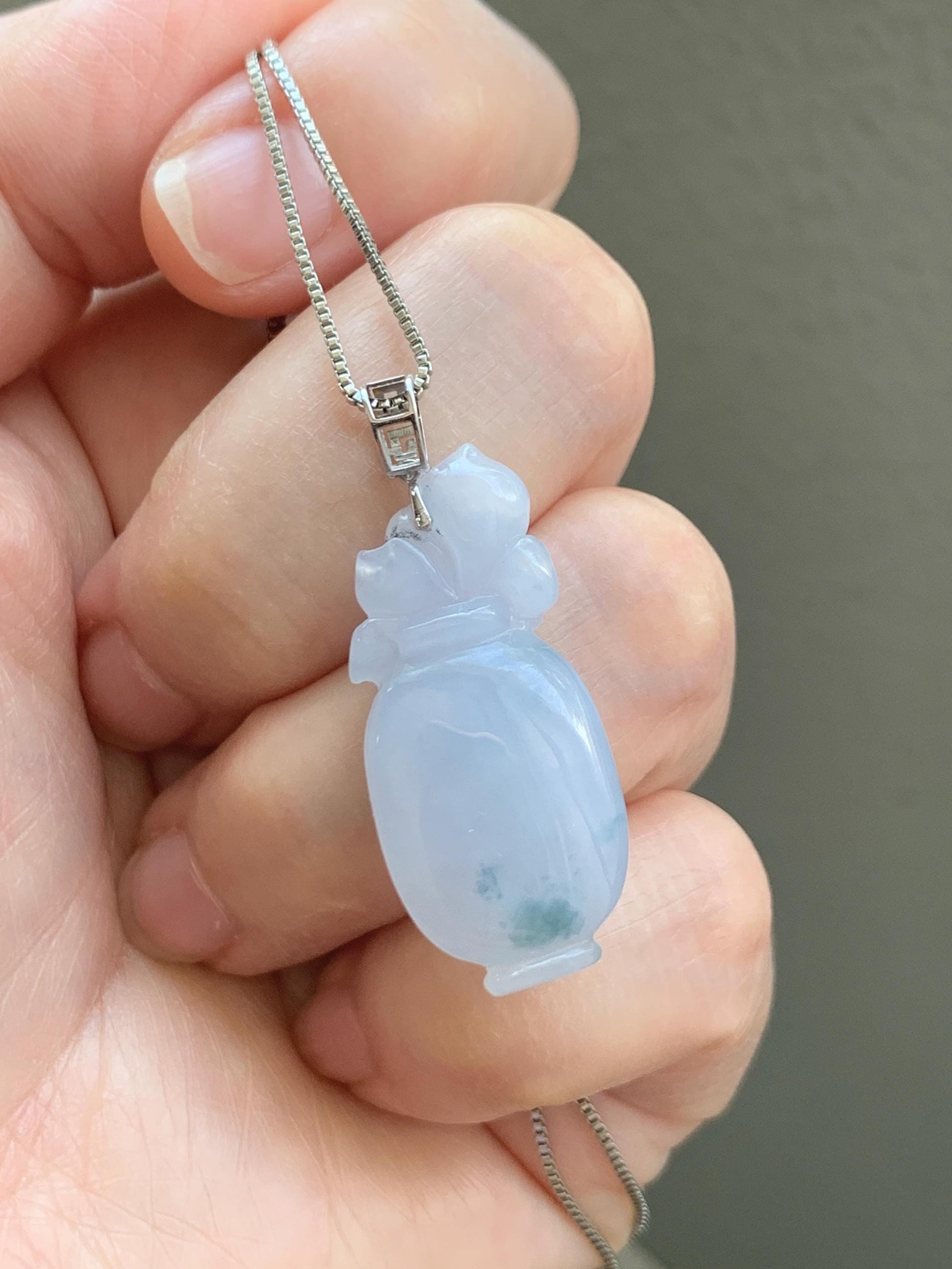 Natural Grade A Icy Translucent Gelatinous Pastel Purple Jade Jadeite Lotus Flower Vase Pendant 18K White Gold 天然冰胶淡紫飘花翡翠莲花宝瓶吊坠 MZP-A