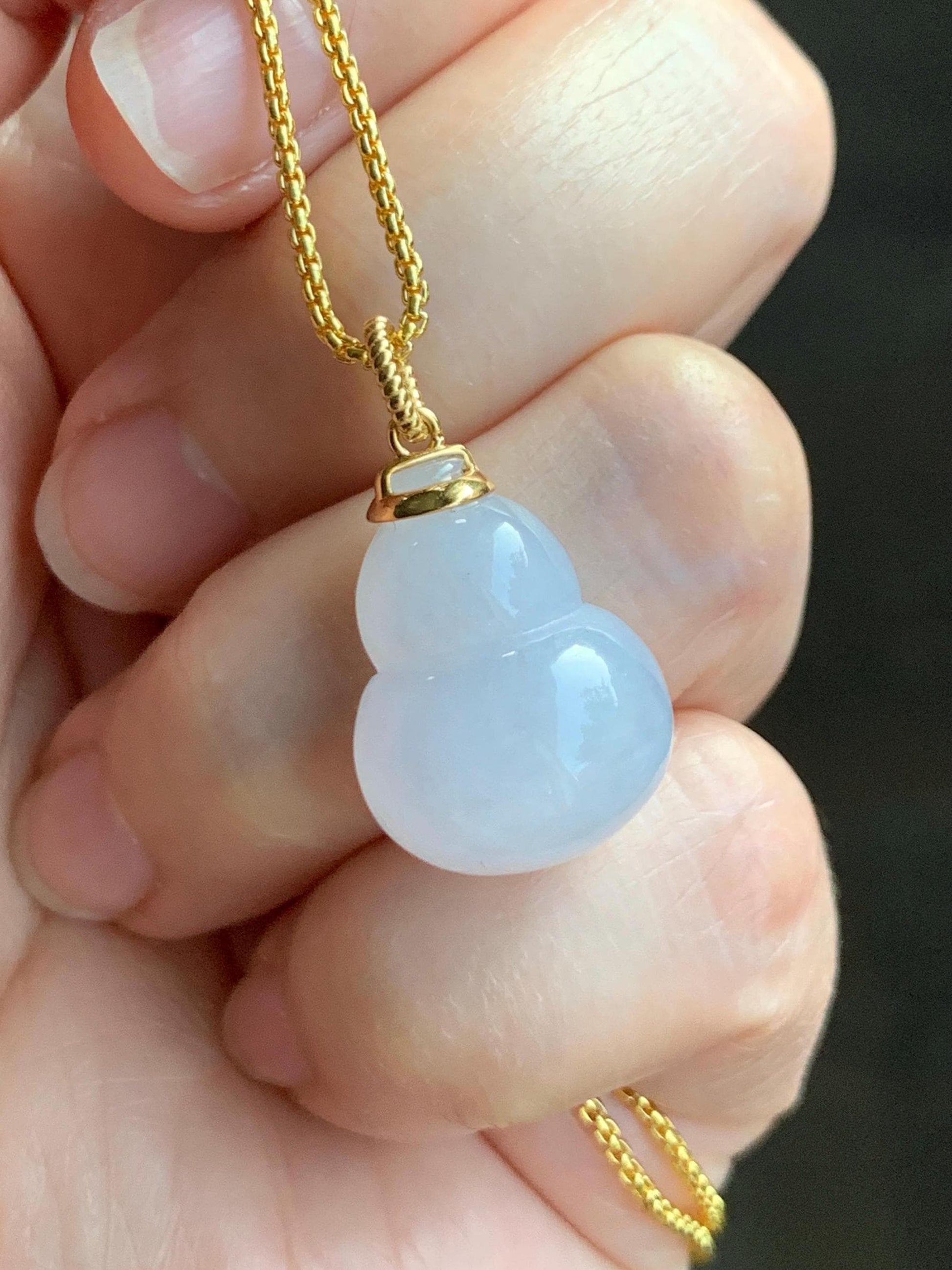 Certified Natural Grade A Icy Translucent Gelatinous Pastel Purple Jadeite Large Gourd Hulu Pendant 14K Yellow Gold 天然老种冰淡紫翡翠葫芦镶嵌吊坠 9452