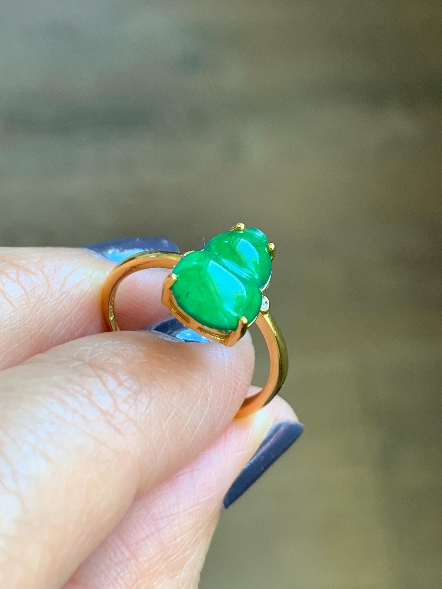 Natural Guatemalan Icy Translucent Vibrant Green Jadeite Gourd Hulu Solitaire Ring Sterling Silver Size 7 Adjustable 天然冰危绿翡翠葫芦蛋面银镶戒指 WHJ88