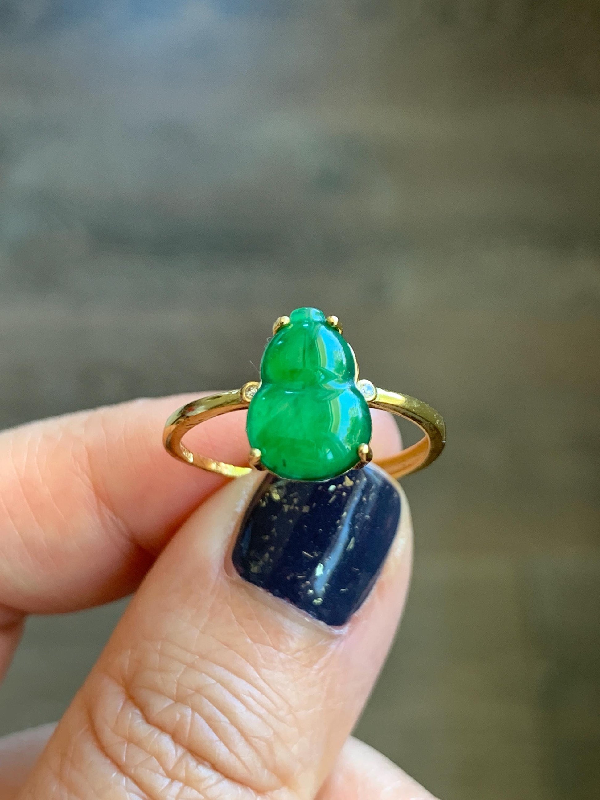 Natural Guatemalan Icy Translucent Vibrant Green Jadeite Gourd Hulu Solitaire Ring Sterling Silver Size 7 Adjustable 天然冰危绿翡翠葫芦蛋面银镶戒指 WHJ88