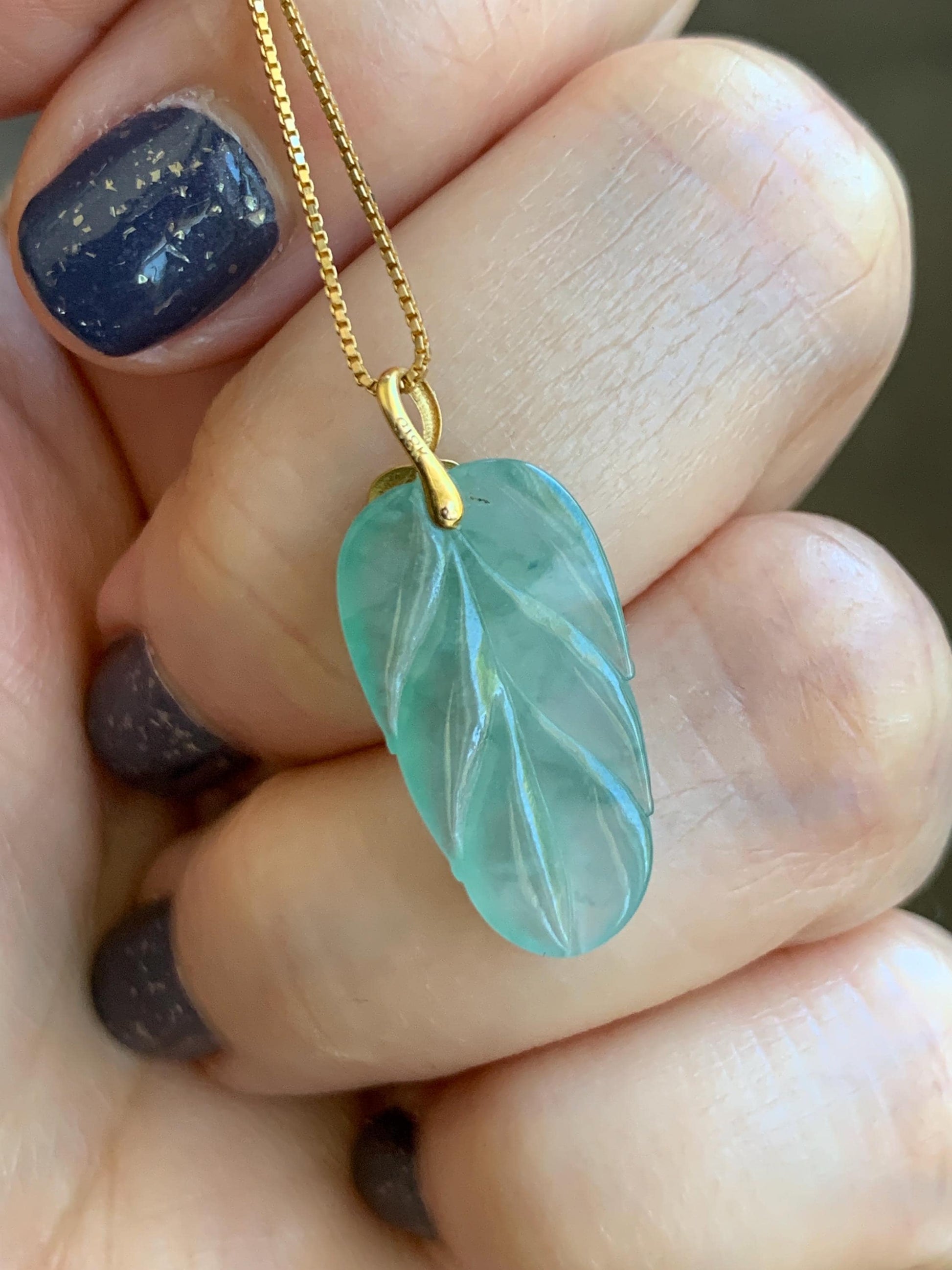Natural Grade A Icy Highly Translucent Light Green Marbled Jade Jadeite Carved Leaf Petite Pendant 18K Yellow Gold 天然冰起光飘花翡翠大叶有成镶嵌小吊坠 XMY280