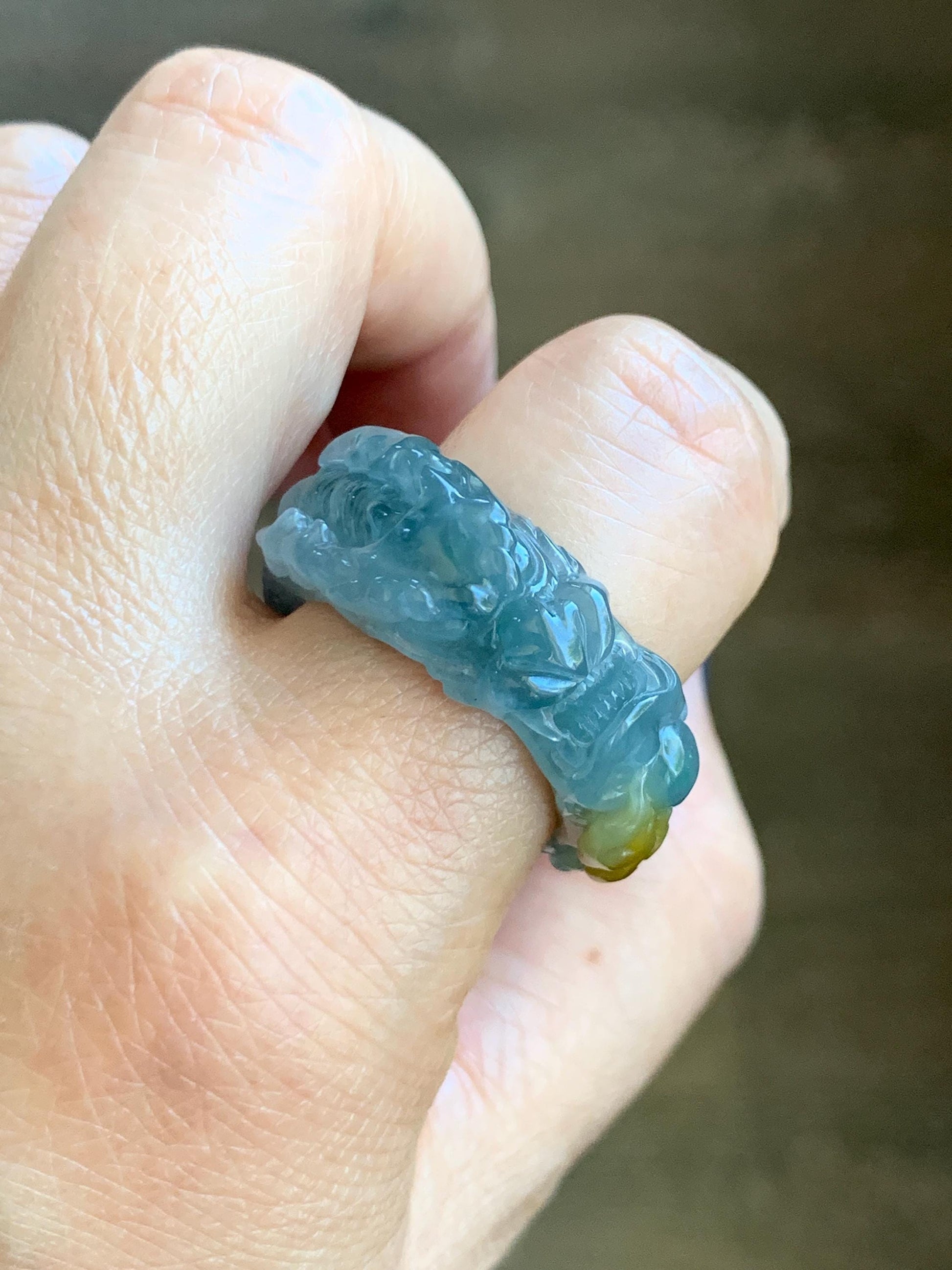 Natural Grade A Guatemalan Icy Translucent Teal Blue Yellow Marbled Jadeite Carved Dragon Band Ring size 11 US 天然冰胶危浅蓝飘黄翡翠盘龙戒圈戒指扳指 TSW563A