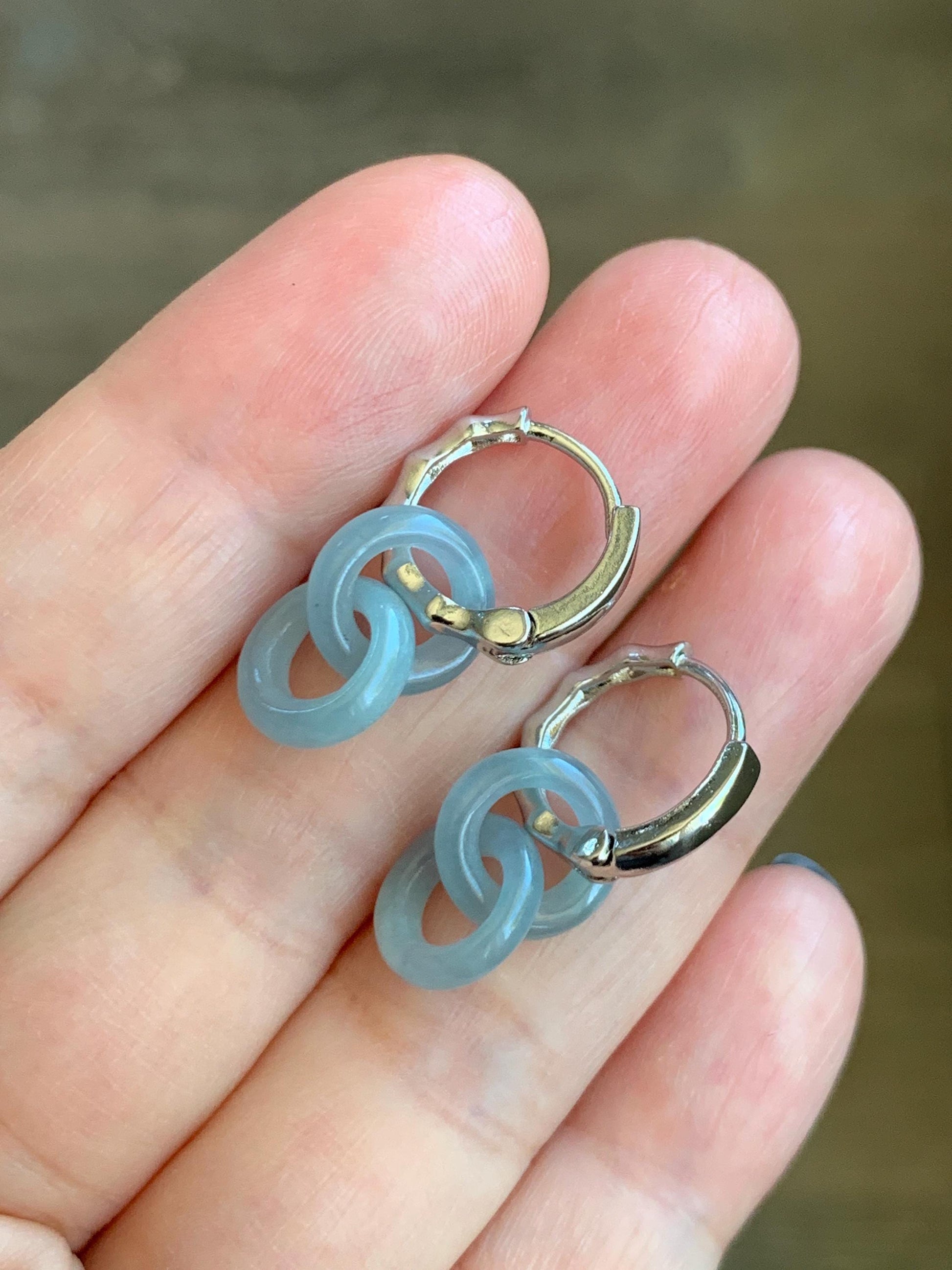 Natural Grade A Guatemalan Icy Translucent Pastel Dusty Blue Jadeite Interlocking Rings Hoop Earrings White Gold Plated 天然冰危淡蓝翡翠环环相扣耳包 HHZ76