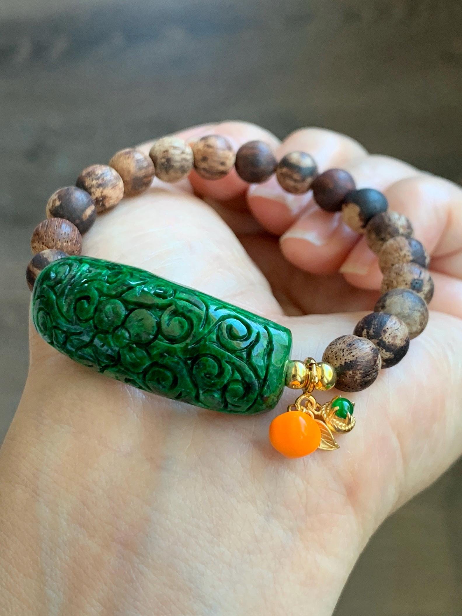 Certified Natural Grade A Vibrant Green Jadeite Engraved Cuff Wood Beads Beaded Bracelet Sterling Silver 7" 17g 天然辣绿花青翡翠仿古雕手牌降真香手串 8743