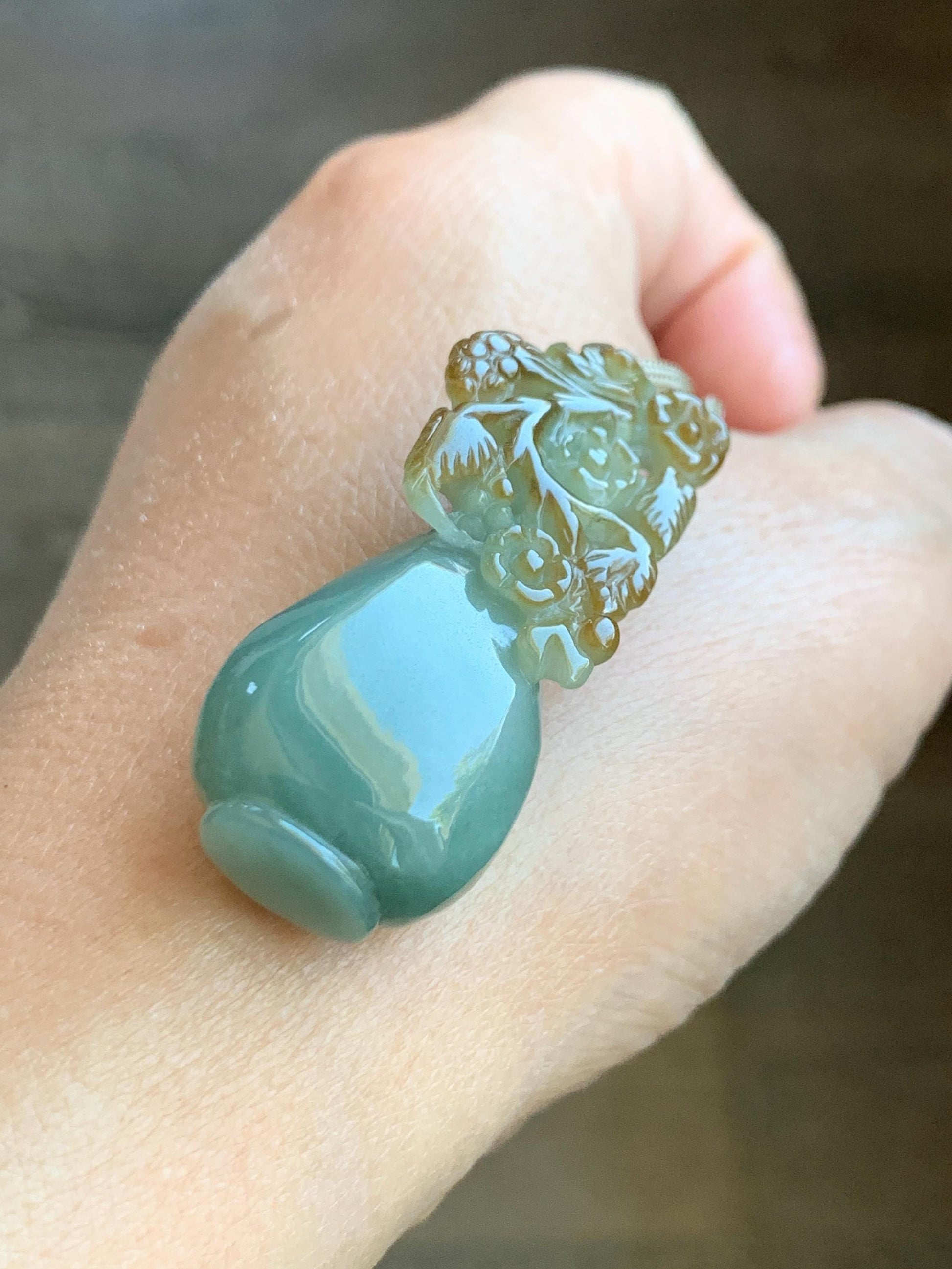 Natural Grade A Icy Translucent Dusty Blue Brown Marbled Jade Jadeite Carved Flower & Vase Pendant Rope Necklace 26” 20g 天然蓝棕双色翡翠花瓶吊坠 SCP194