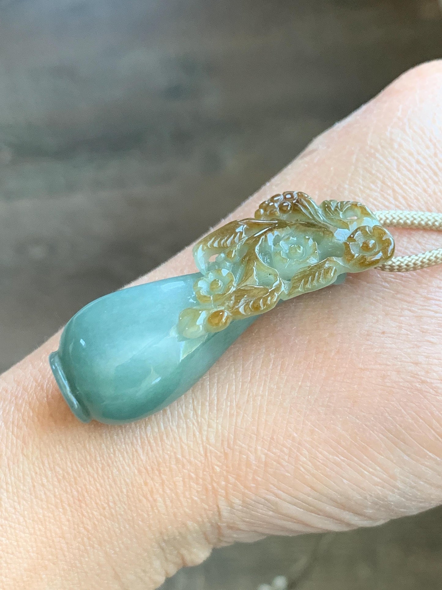 Natural Grade A Icy Translucent Dusty Blue Brown Marbled Jade Jadeite Carved Flower & Vase Pendant Rope Necklace 26” 20g 天然蓝棕双色翡翠花瓶吊坠 SCP194