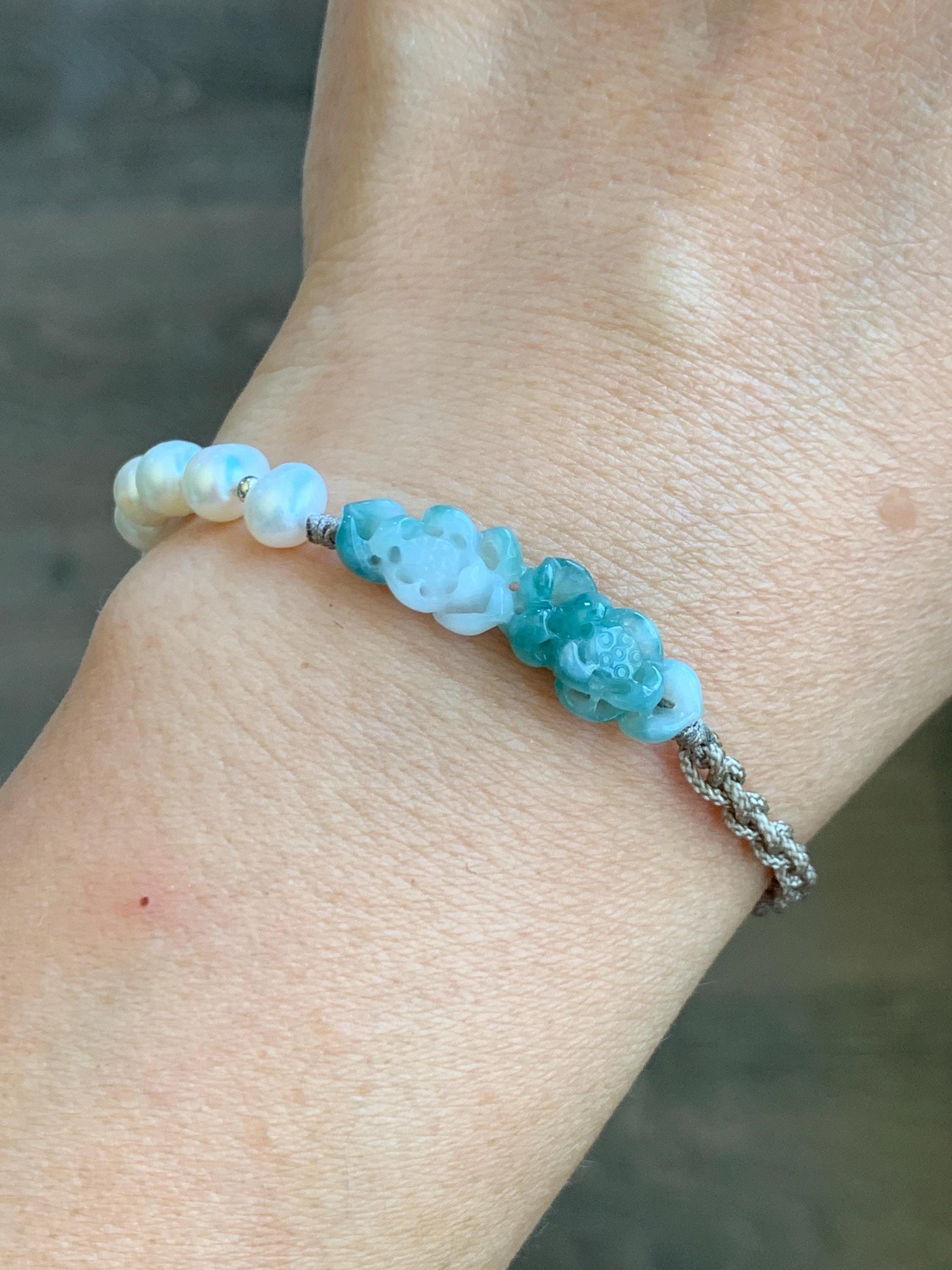 Natural Grade A Icy Translucent White Green Marbled Jadeite Double Lotus Flower Freshwater Pearls Rope Bracelet 7" 天然白冰飘绿花翡翠双莲花珍珠手绳 SLH130B