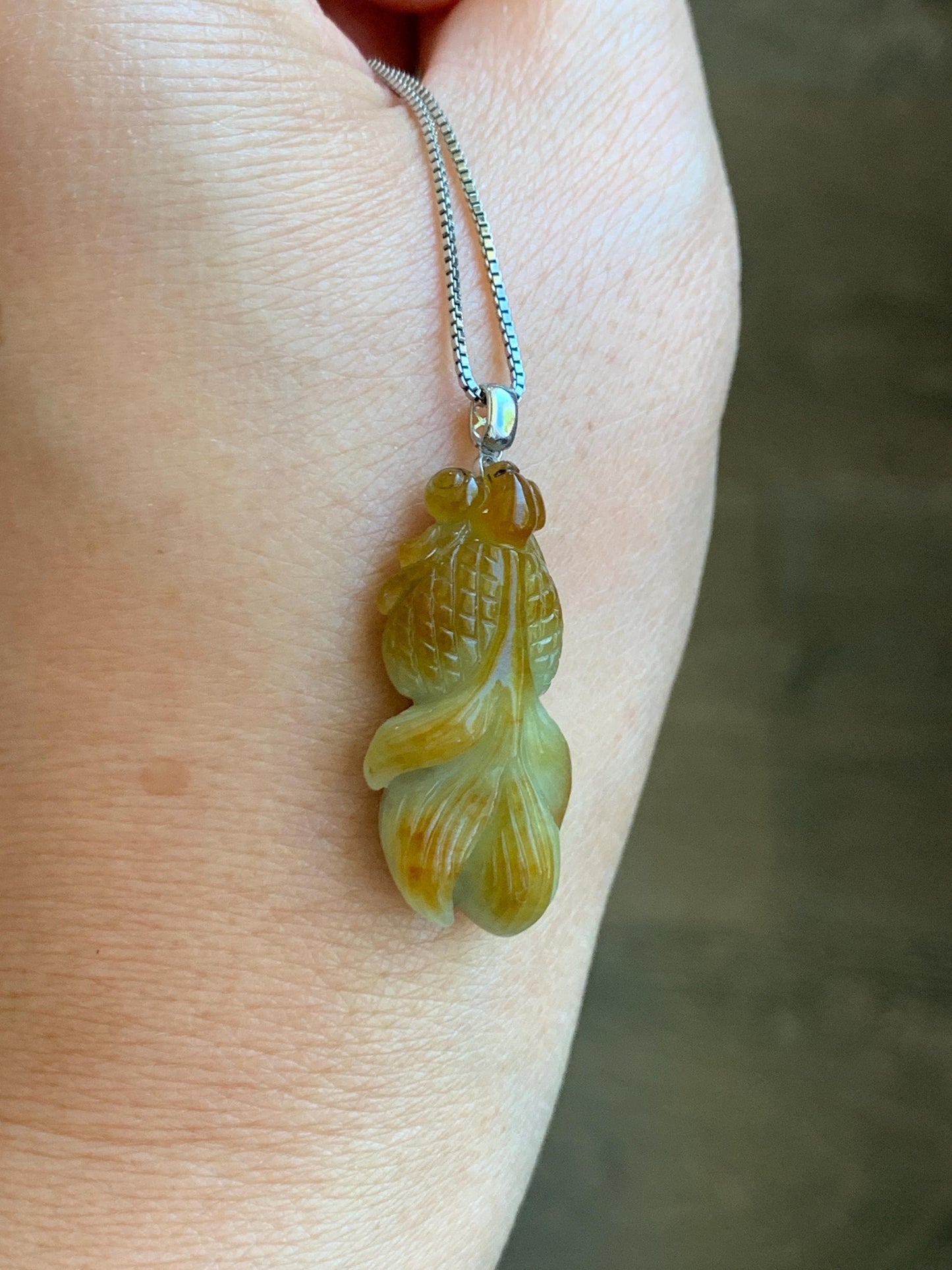 Natural Grade A Icy Translucent Yellow Marbled Jade Jadeite Carved Goldfish Pendant 18K White Gold 6g 天然黄翡翠金鱼金扣头吊坠 MJY100A