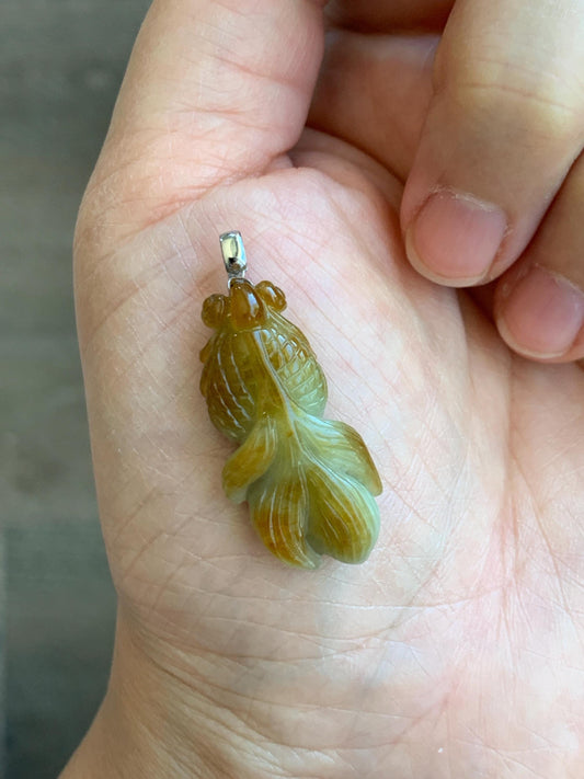 Natural Grade A Icy Translucent Yellow Marbled Jade Jadeite Carved Goldfish Pendant 18K White Gold 6g 天然黄翡翠金鱼金扣头吊坠 MJY100A