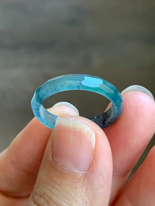 Natural Grade A Guatemalan Icy Highly Translucent Aegean Blue Jade Jadeite Faceted Band Ring Size 9 US 天然冰危牛仔蓝起光翡翠切割面戒圈 QGM80-G