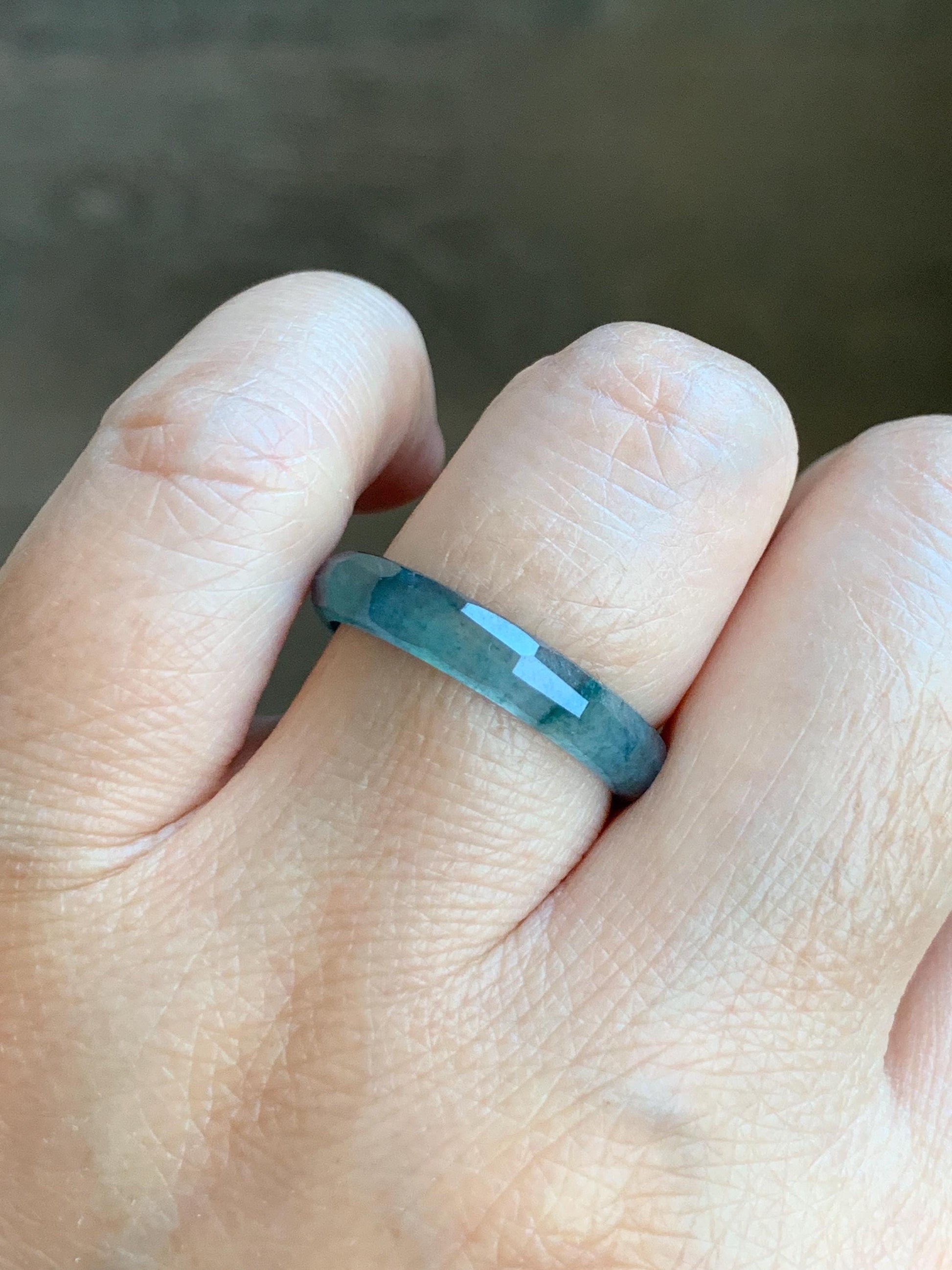 Natural Grade A Guatemalan Icy Highly Translucent Aegean Blue Jade Jadeite Faceted Band Ring Size 9 US 天然冰危牛仔蓝起光翡翠切割面戒圈 QGM80-G