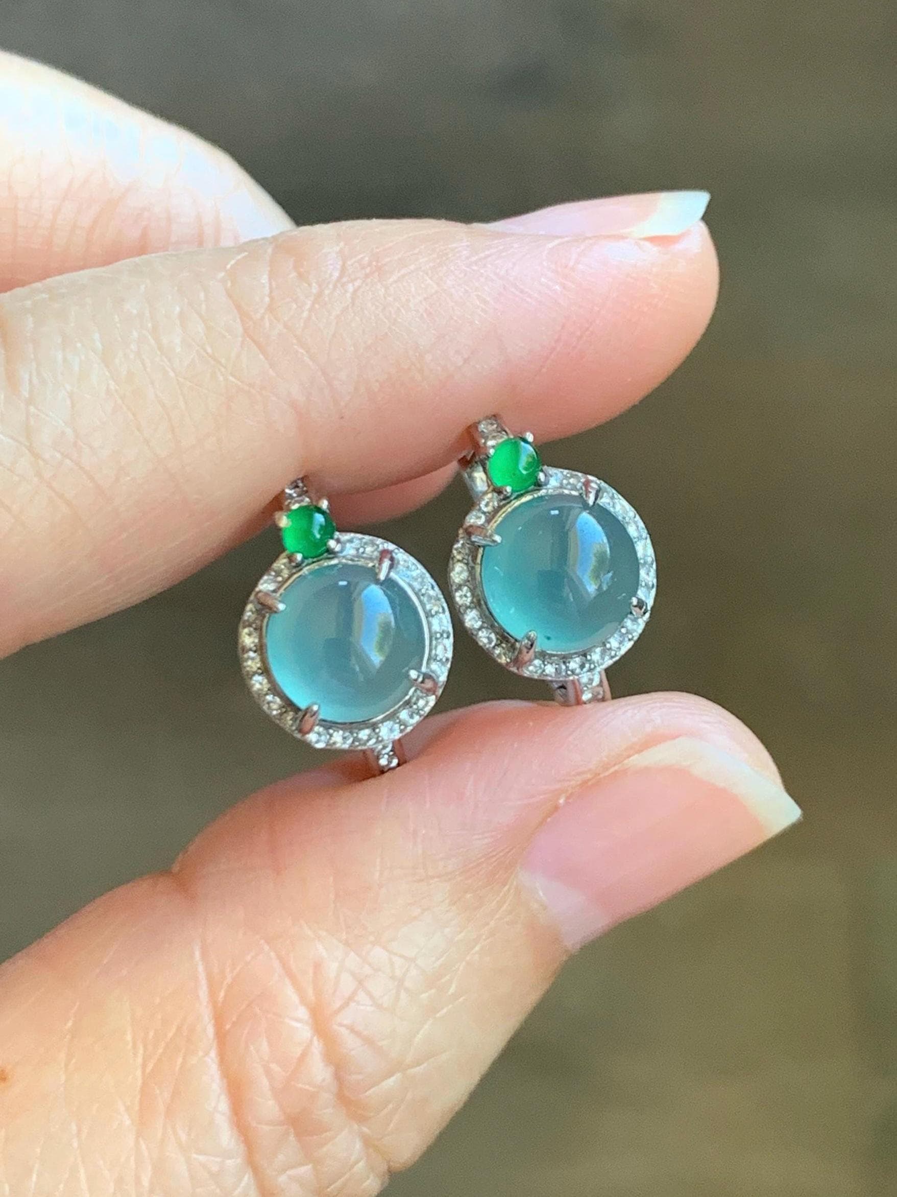 Natural Grade A Guatemalan Icy Highly Translucent Light Teal Blue Jade Jadeite Halo Huggie Earrings Sterling Silver 天然冰危起光淡蓝翡翠镶嵌耳包 DLE120