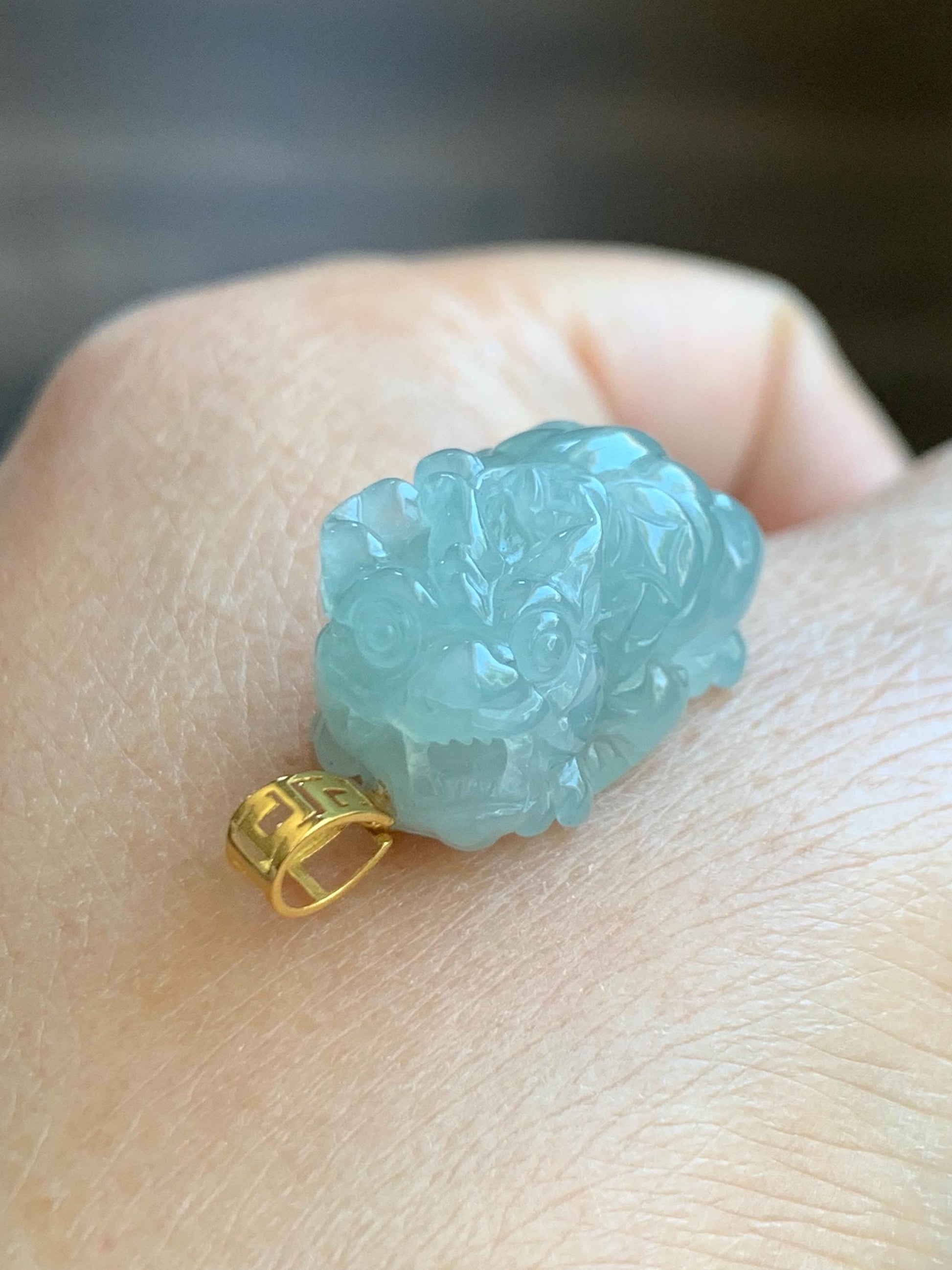 Natural Grade A Icy Translucent Gelatinous Pastel Blue Jade Jadeite Carved Pixiu Pendant 18K Yellow Gold 7g 天然老种冰胶淡蓝翡翠貔貅吊坠 MTL248G