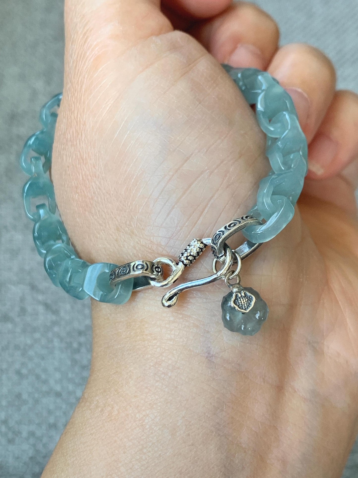 Natural Guatemalan Icy Teal Jade Jadeite Carved Interlocking Dragon Bone Chain Bracelet Sterling Silver Adjustable 天然冰胶危起光翡翠龙骨链 QWL550