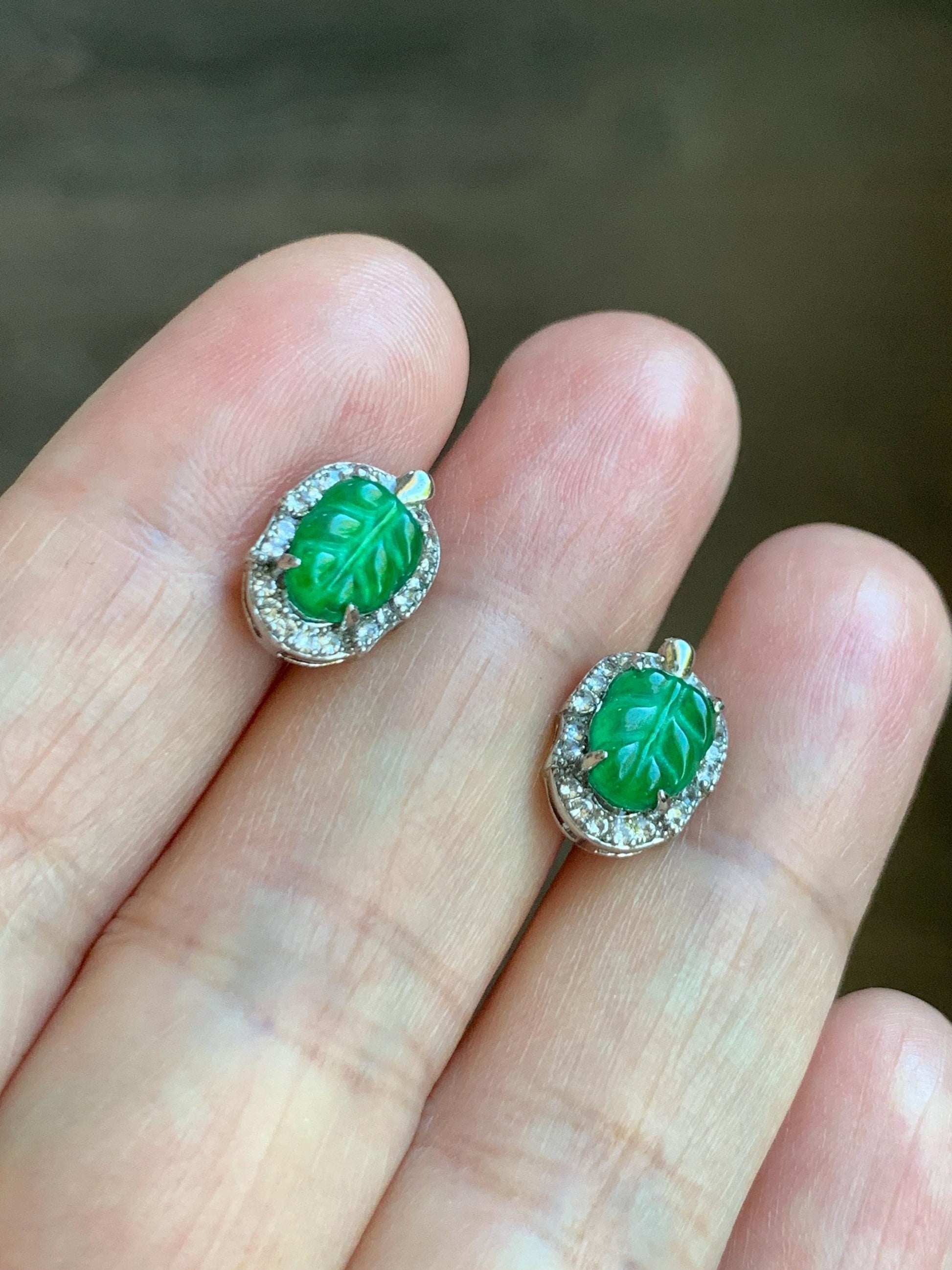 Natural Guatemalan Grade A Icy Translucent Vibrant Green Jade Jadeite Petite Leaf Stud Earrings Sterling Silver 天然冰危绿翡翠迷你叶子镶嵌耳钉 XWY66A