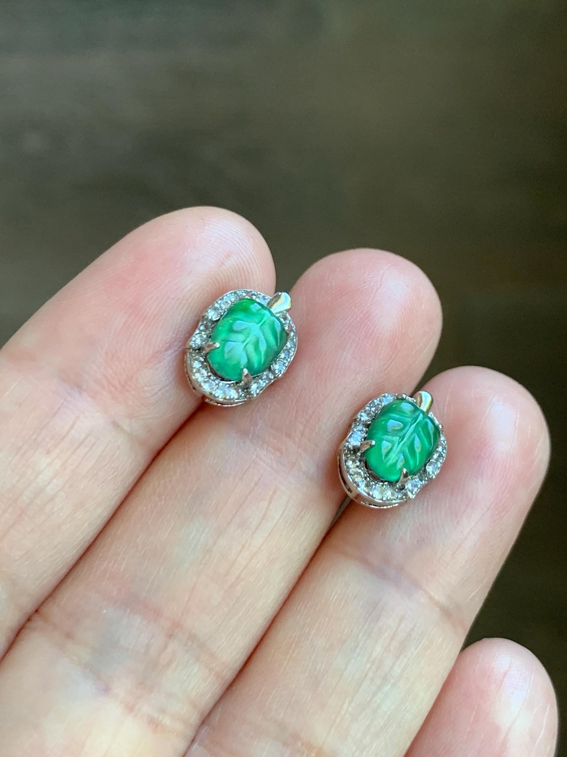 Natural Guatemalan Grade A Icy Highly Translucent Green Jade Jadeite Petite Carved Leaf Stud Earrings Sterling Silver 天然冰危绿翡翠迷你叶子镶嵌耳钉 XWY66B