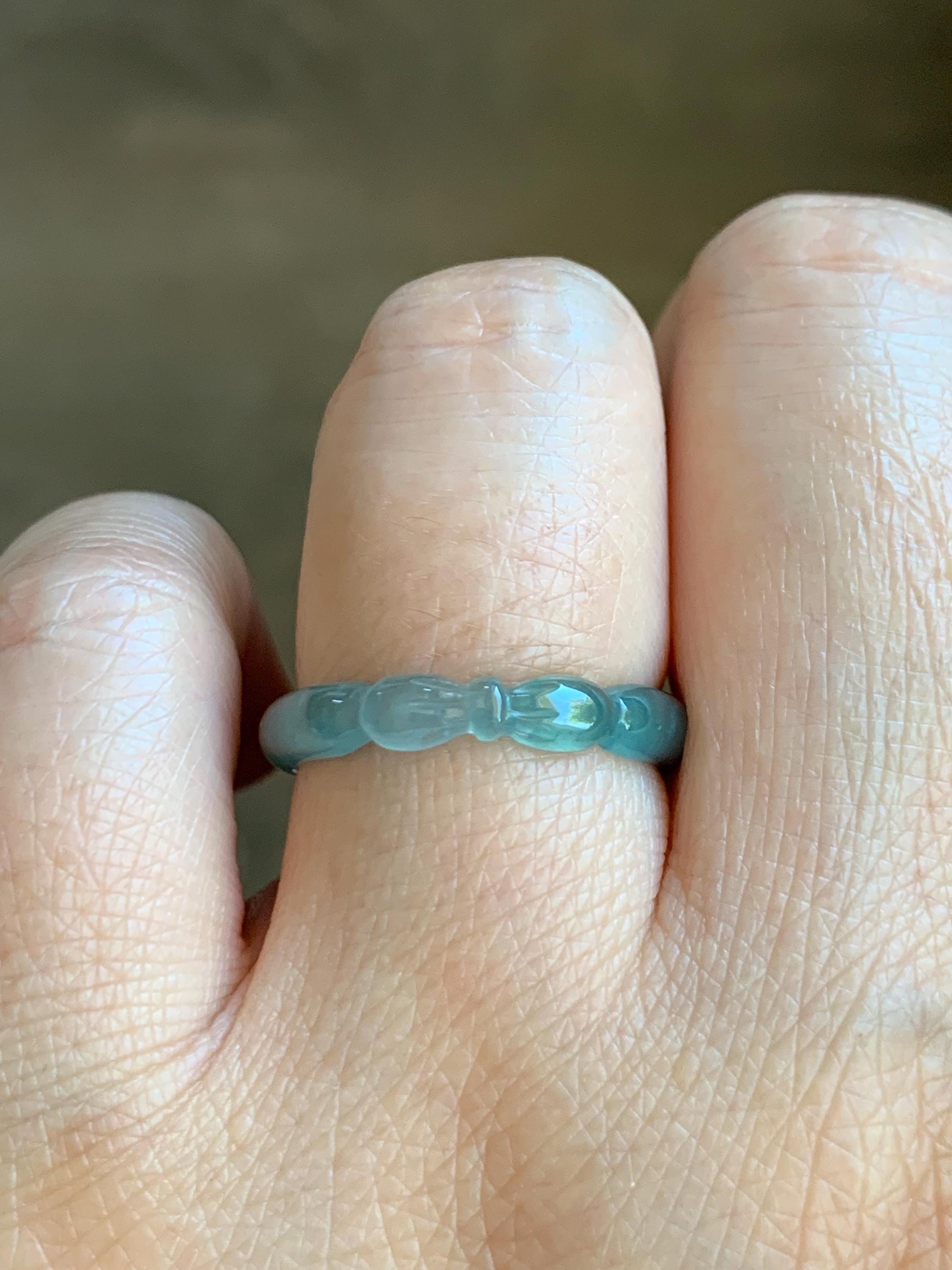 Natural Grade A Guatemalan Icy Highly Translucent Teal Blue Jade Jadeite Carved Bow Band Ring Size 7.75 US 天然冰危起光蓝绿翡翠蝴蝶结戒圈 WHD55E