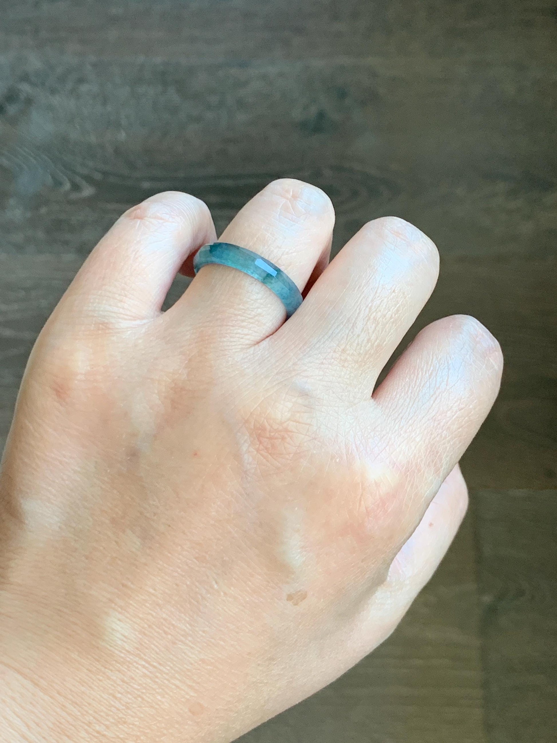 Natural Grade A Guatemalan Icy Highly Translucent Aegean Blue Jade Jadeite Faceted Band Ring Size 9 US 天然冰危牛仔蓝起光翡翠切割面戒圈 QGM80-G