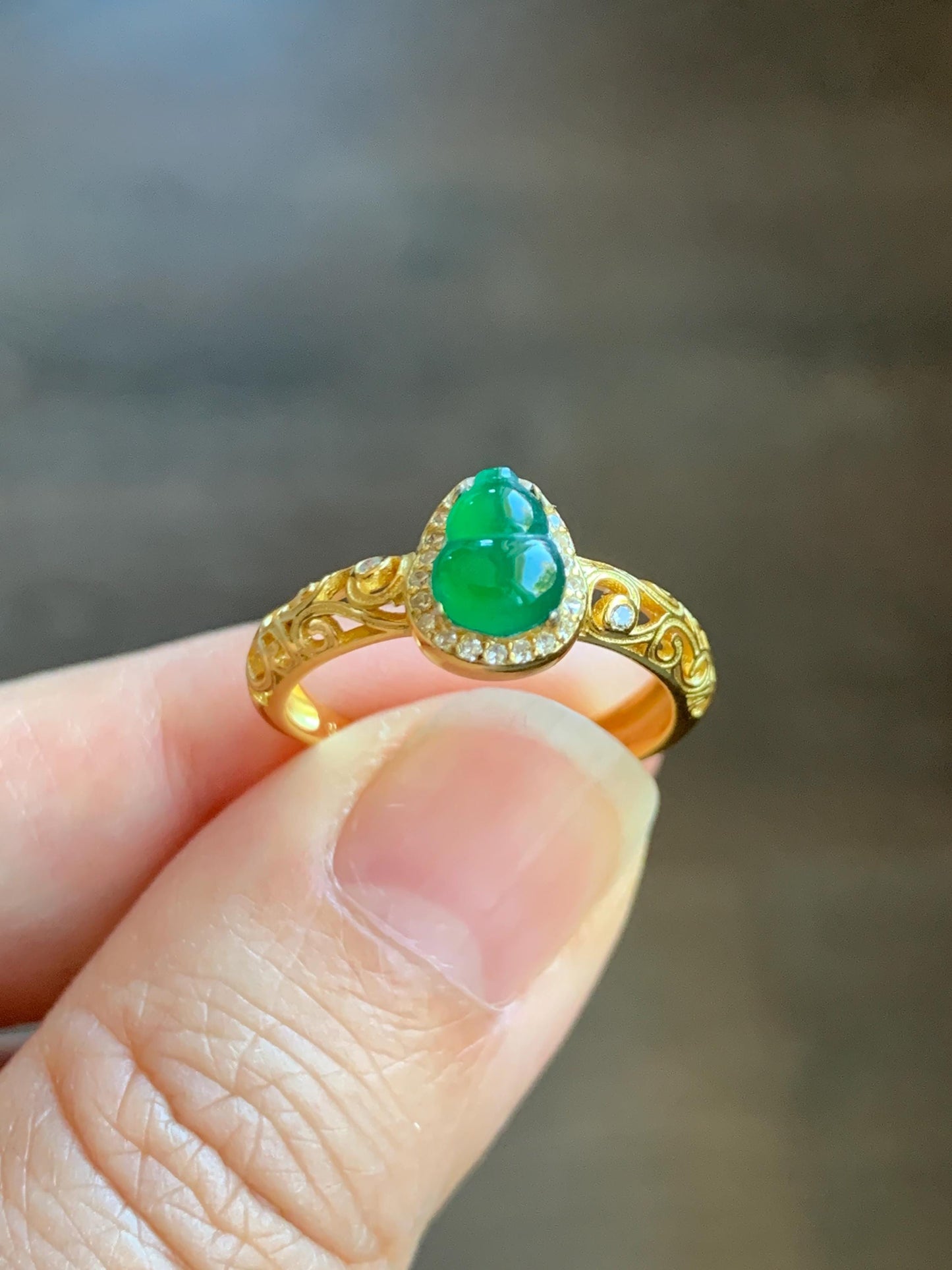 Natural Grade A Guatemalan Icy Translucent Vibrant Green Jade Jadeite Hulu Gourd Ring Sterling Silver Yellow Gold Finish 天然冰危绿翡翠葫芦银镶戒指 WLJ69