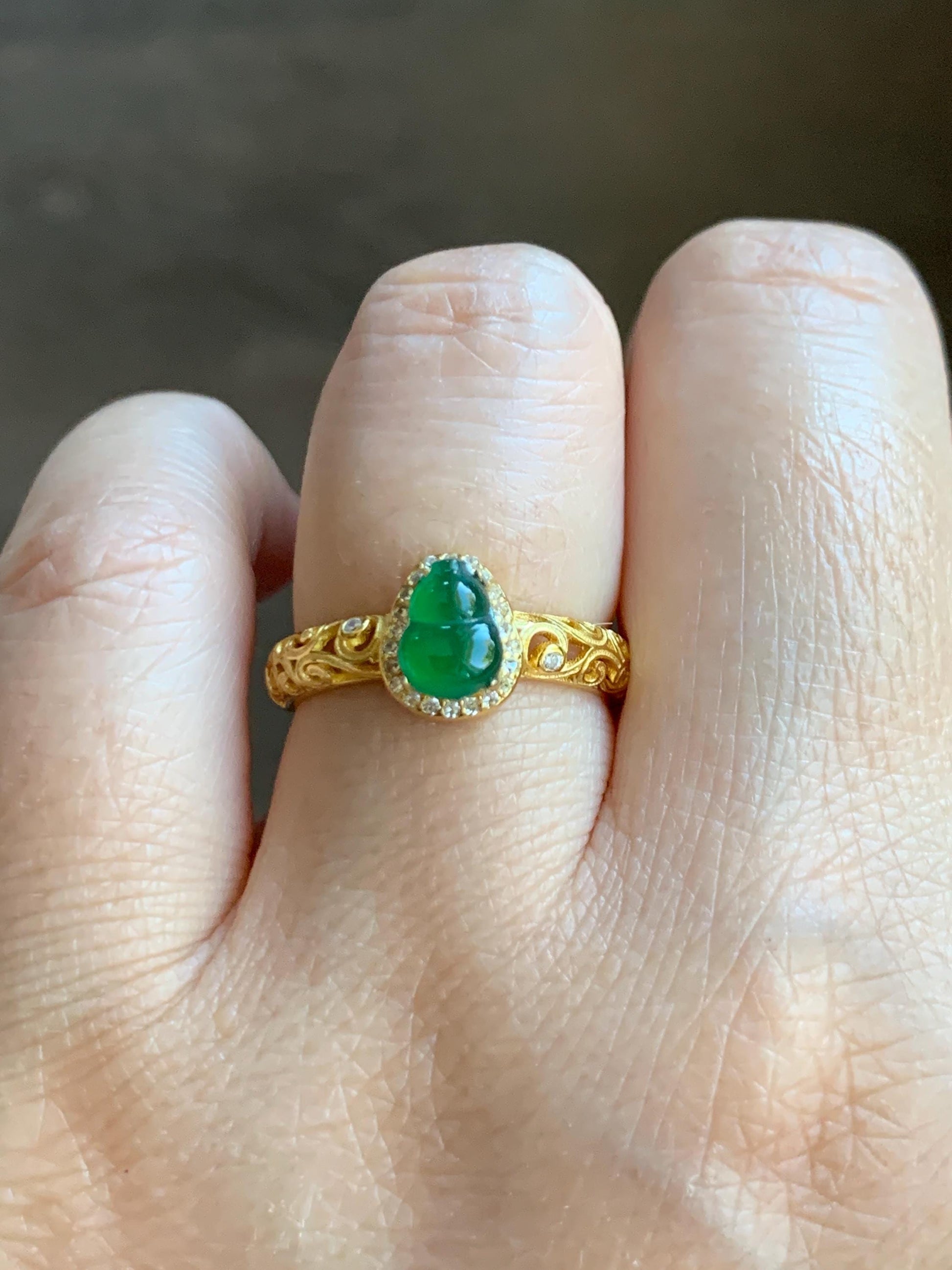 Natural Grade A Guatemalan Icy Translucent Vibrant Green Jade Jadeite Hulu Gourd Ring Sterling Silver Yellow Gold Finish 天然冰危绿翡翠葫芦银镶戒指 WLJ69