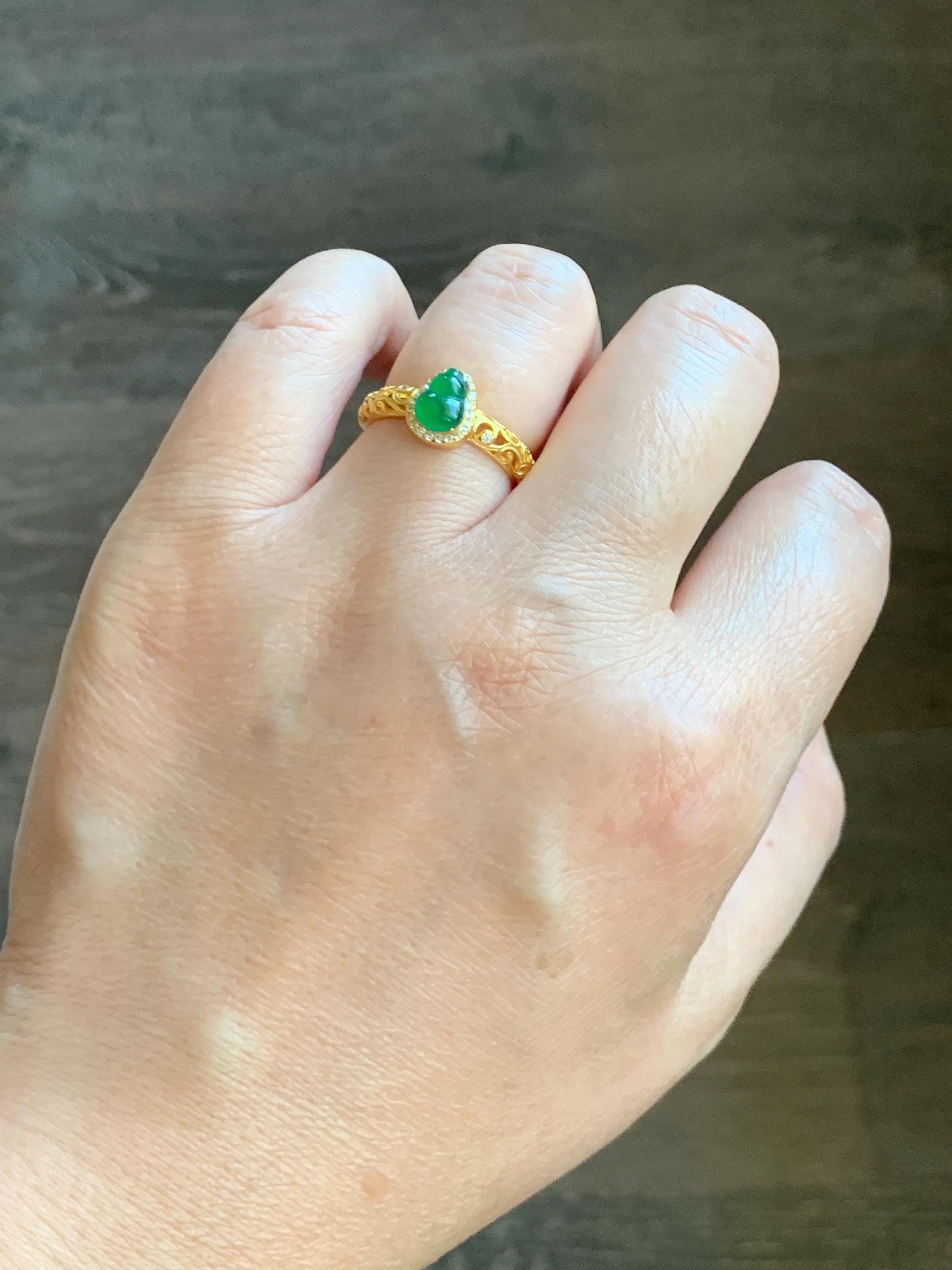 Natural Grade A Guatemalan Icy Translucent Vibrant Green Jade Jadeite Hulu Gourd Ring Sterling Silver Yellow Gold Finish 天然冰危绿翡翠葫芦银镶戒指 WLJ69