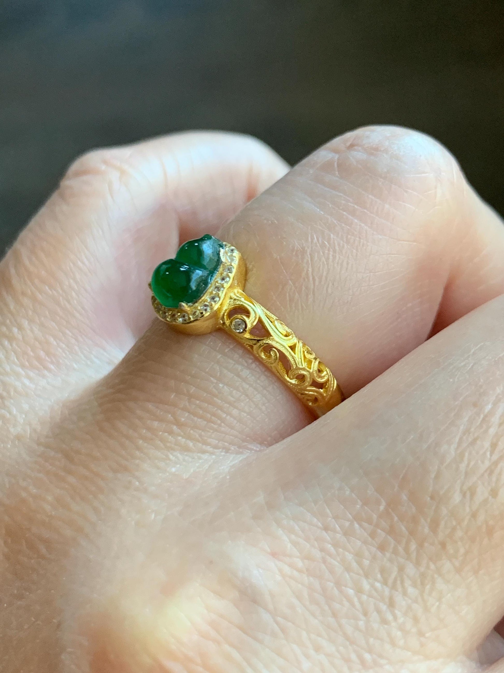 Natural Grade A Guatemalan Icy Translucent Vibrant Green Jade Jadeite Hulu Gourd Ring Sterling Silver Yellow Gold Finish 天然冰危绿翡翠葫芦银镶戒指 WLJ69