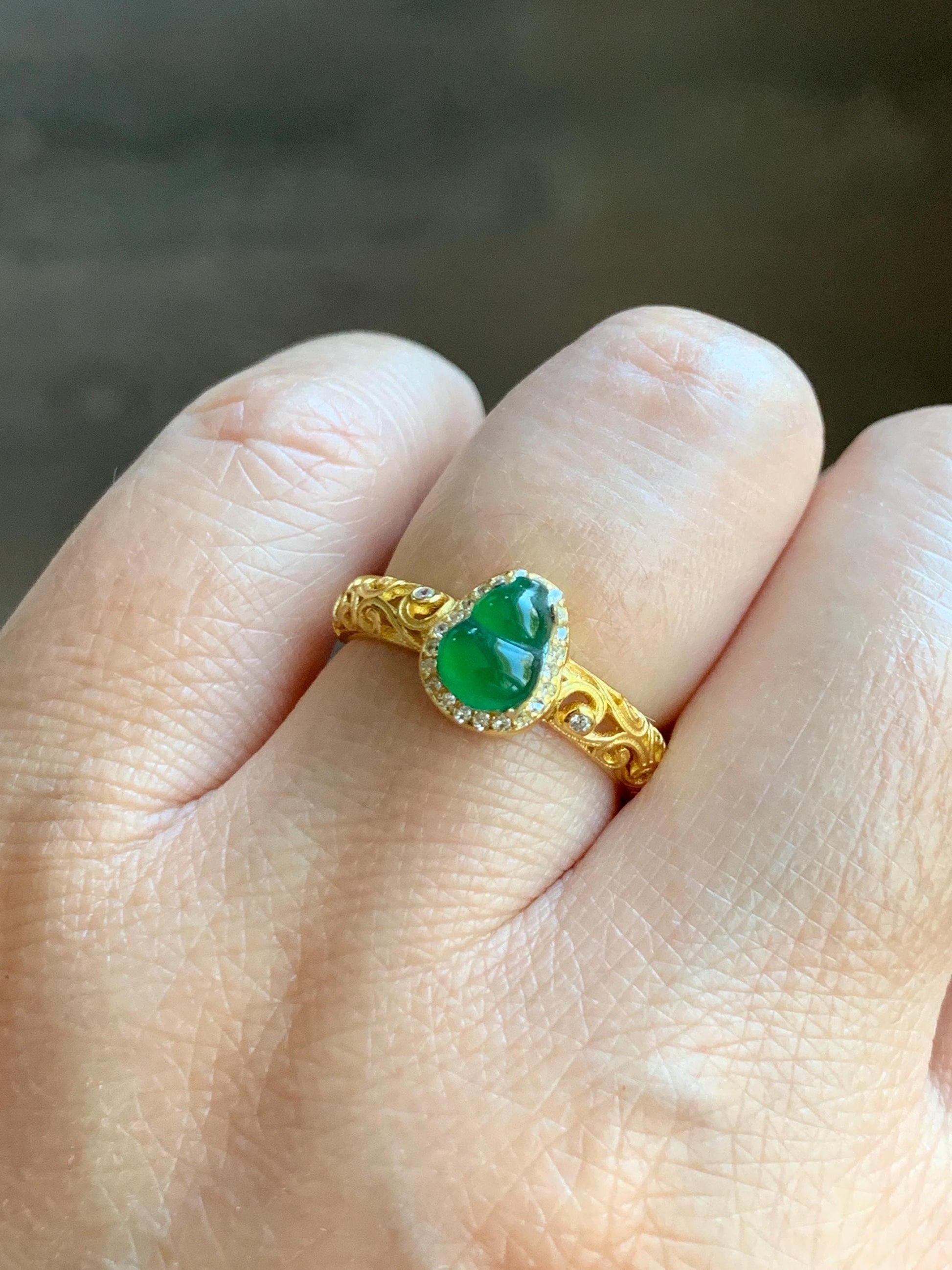 Natural Grade A Guatemalan Icy Translucent Vibrant Green Jade Jadeite Hulu Gourd Ring Sterling Silver Yellow Gold Finish 天然冰危绿翡翠葫芦银镶戒指 WLJ69