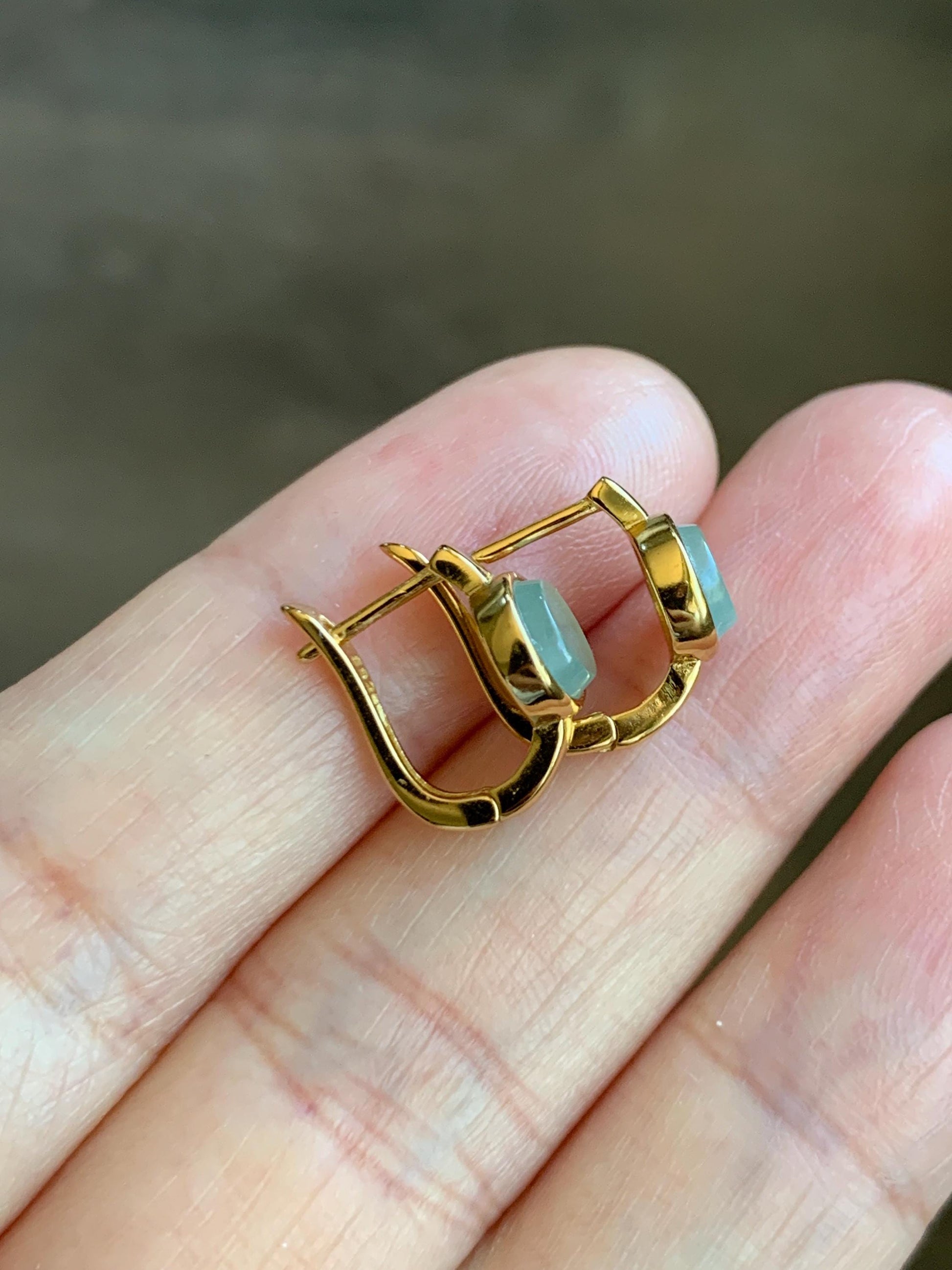 Natural Guatemalan Grade A Icy Translucent Pastel Teal Jade Jadeite Hoop Huggie Earrings Sterling Silver Gold Overlay 天然冰危淡晴底翡翠银镶耳包 QWL140