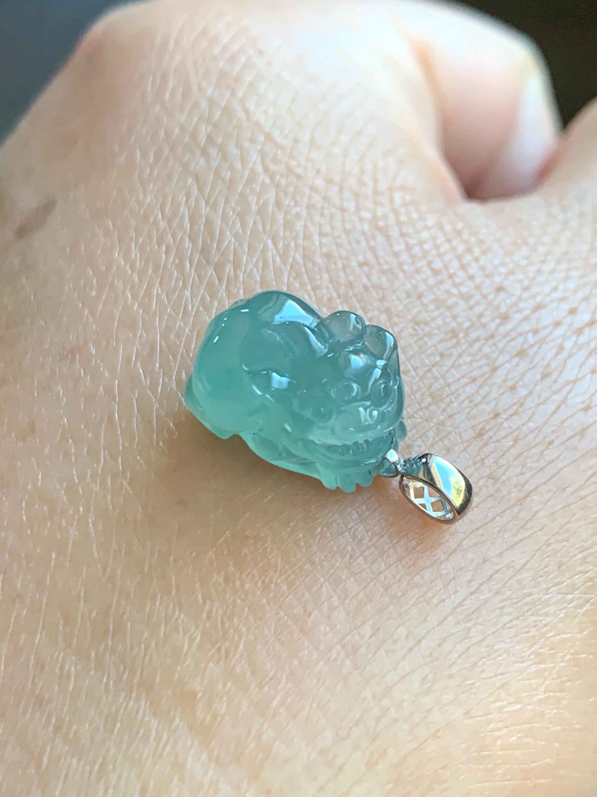 Natural Grade A Guatemalan Icy highly Translucent Gelatinous Teal Jade Jadeite Pudgy Pixiu Pendant 18K White Gold 天然老种冰危蓝起胶翡翠小貔貅吊坠 JGP160A