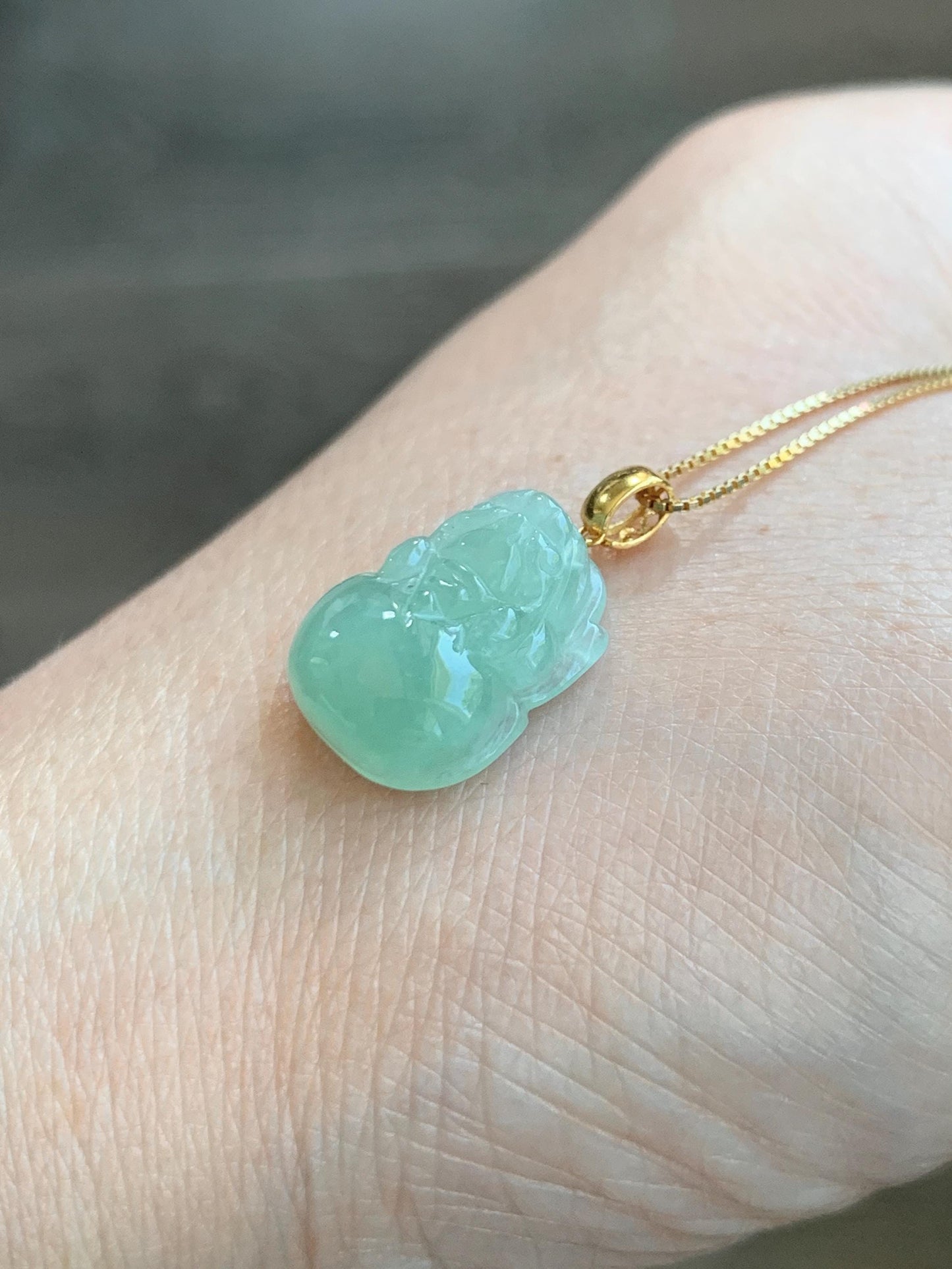 PETITE Natural Grade A Icy Translucent Light Green Jade Jadeite Carved Pixiu Pendant 18K Yellow Gold 天然冰绿翡翠貔貅吊坠 ZYC179