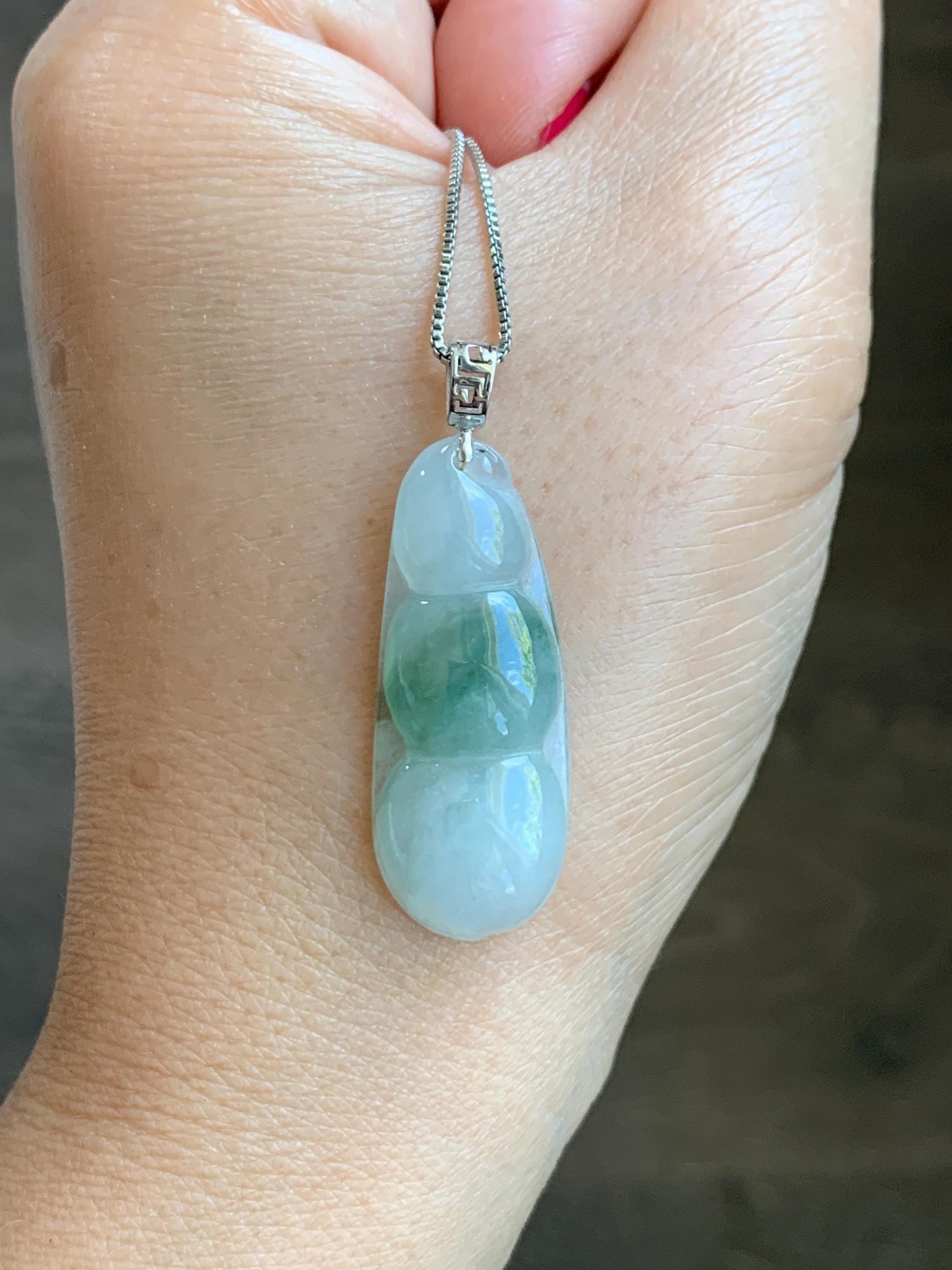 Natural Grade A Icy Translucent Light Green Marbled Jade Jadeite Carved Lucky Peapod Pendant 18K White Gold 4g 天然冰飘花翡翠福豆镶嵌吊坠 MDD230D