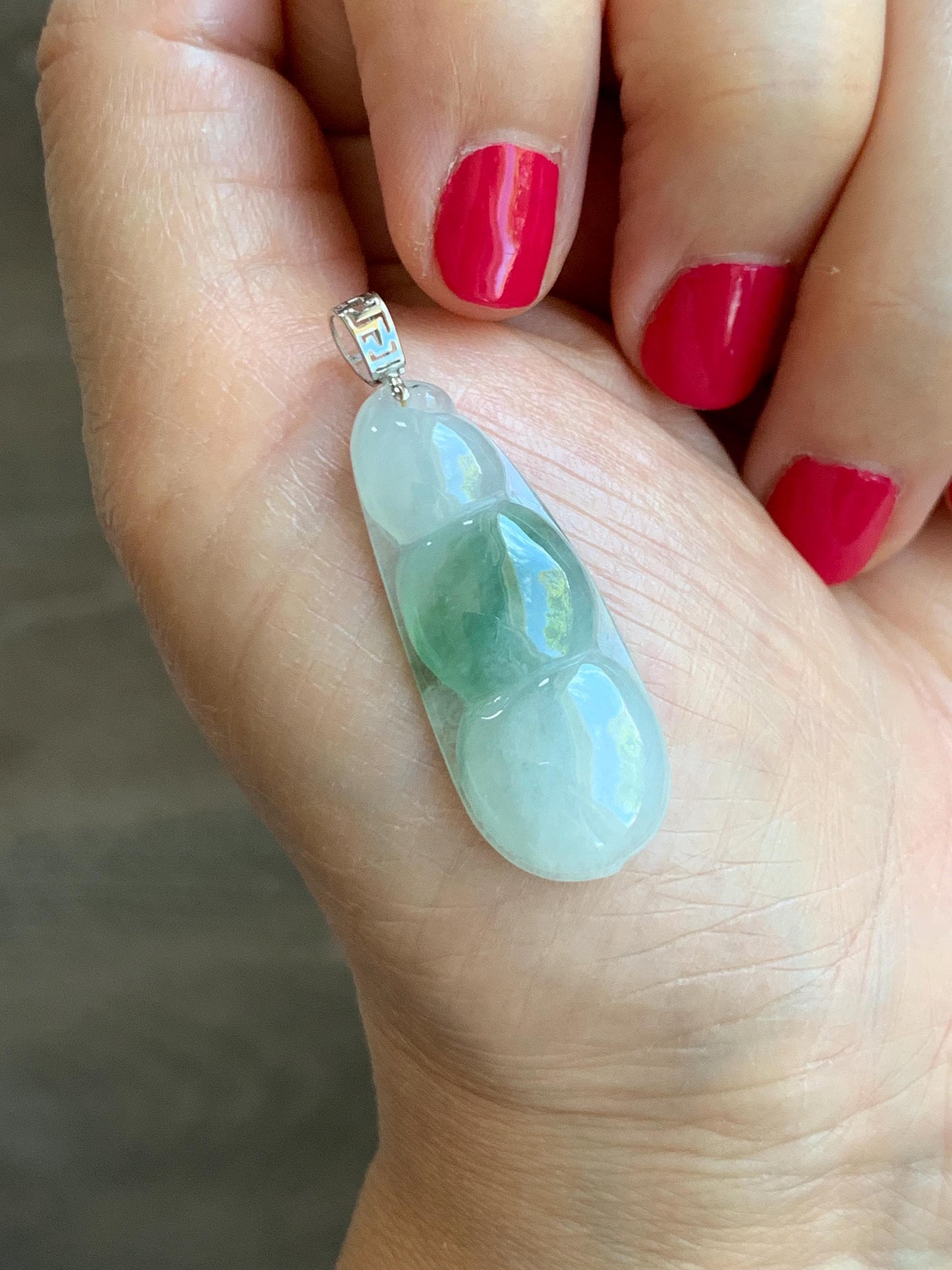 Natural Grade A Icy Translucent Light Green Marbled Jade Jadeite Carved Lucky Peapod Pendant 18K White Gold 4g 天然冰飘花翡翠福豆镶嵌吊坠 MDD230D
