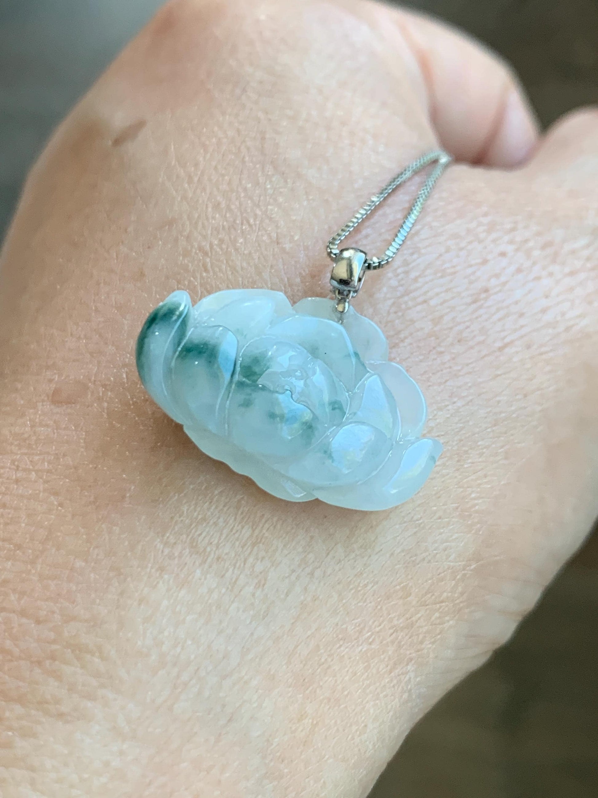 Natural Grade A Icy Translucent Green Marbled Jade Jadeite Carved Lotus Flower Pendant 18K White Gold 4g 天然冰飘花翡翠莲花镶嵌吊坠 MPLH176C