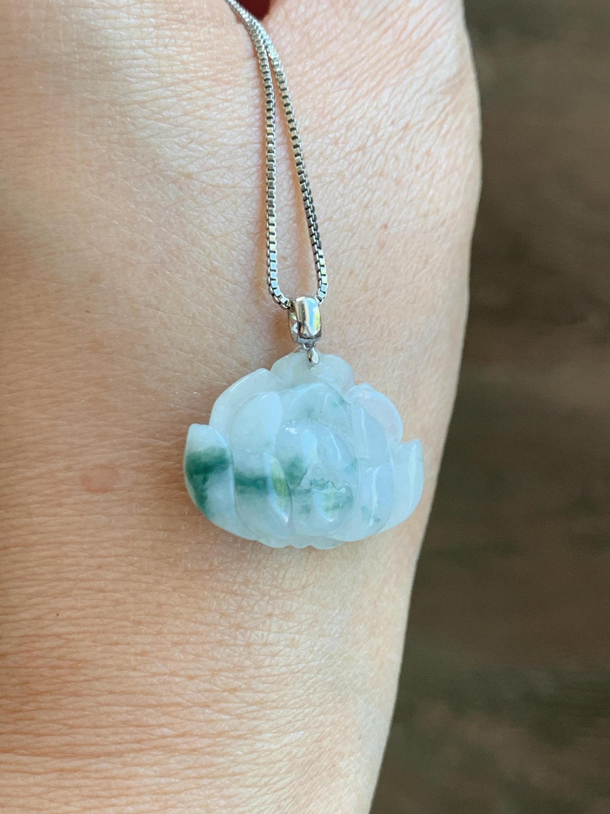 Natural Grade A Icy Translucent Green Marbled Jade Jadeite Carved Lotus Flower Pendant 18K White Gold 4g 天然冰飘花翡翠莲花镶嵌吊坠 MPLH176C