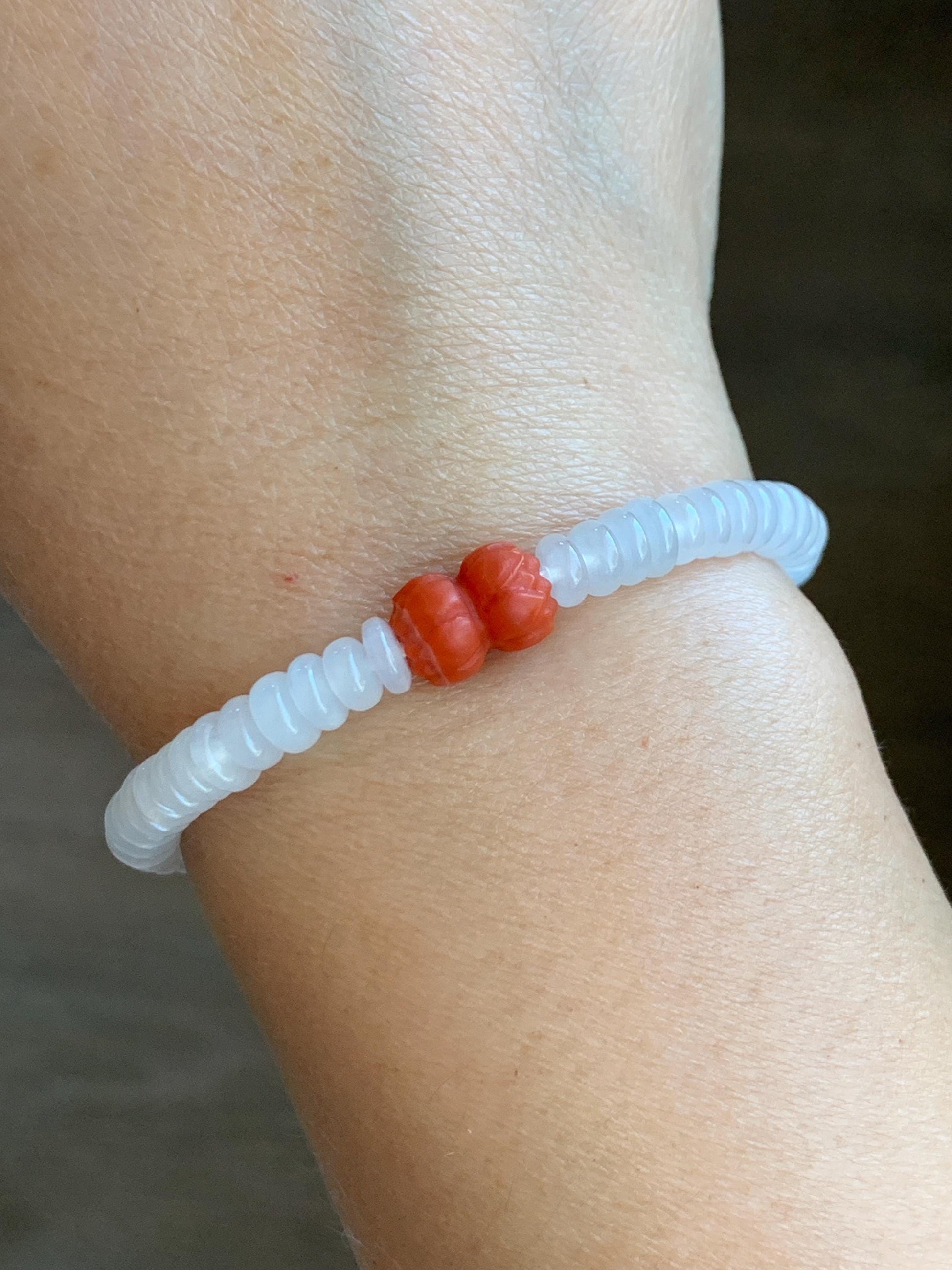 Natural Grade A Icy Highly Translucent White Jade Jadeite Drum Beads Red Agate Lotus Bead Beaded Bracelet 5.75” 10g 天然冰胶多宝翡翠大卡鼓珠手串 BGZ254