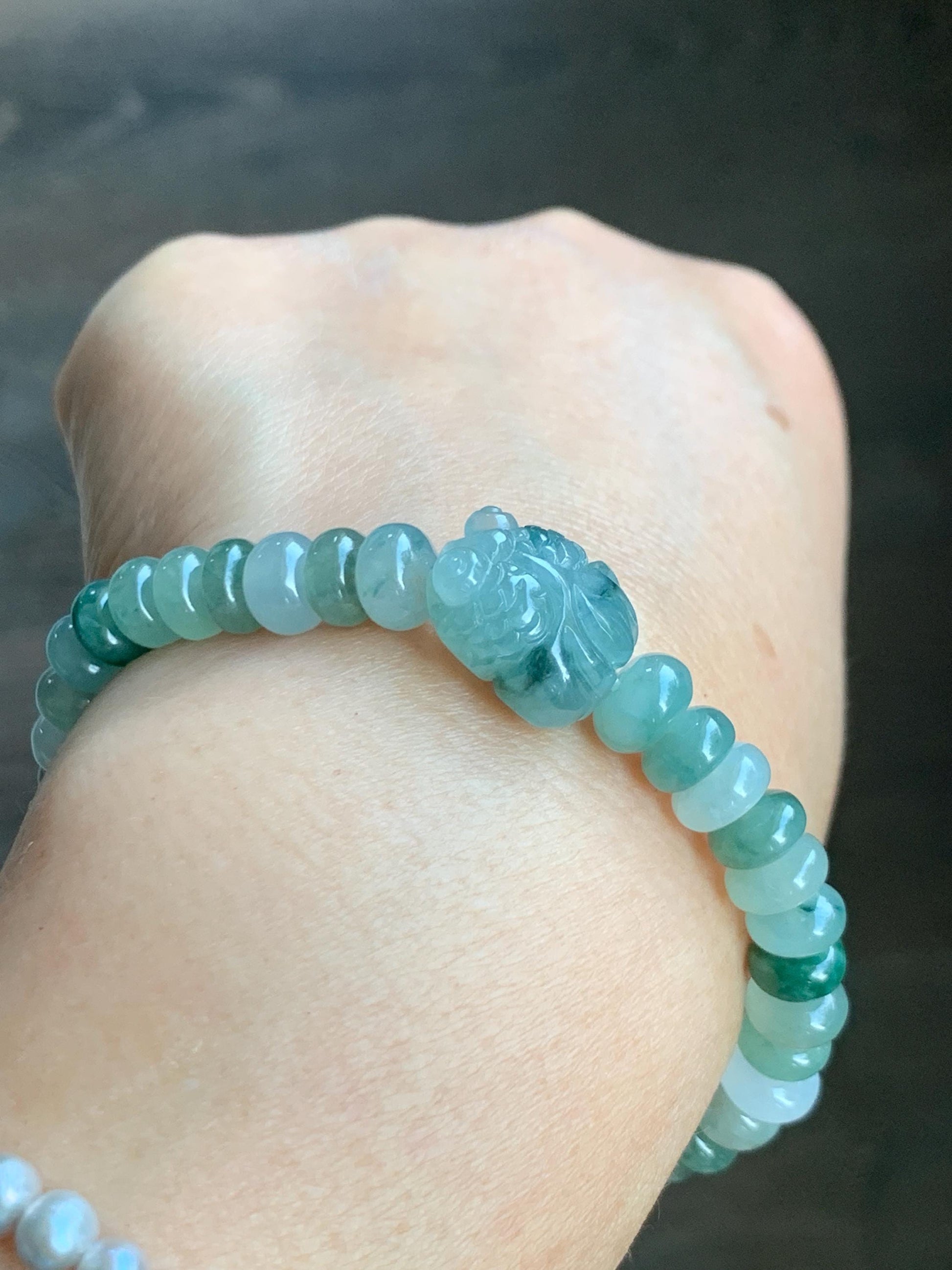Natural Grade A Icy Translucent Multi-Shaded Light Green Jade Jadeite Drum Beads Goldfish Charm Beaded Bracelet 7" 天然冰胶浅绿多宝翡翠鼓珠金鱼手串 DBY291