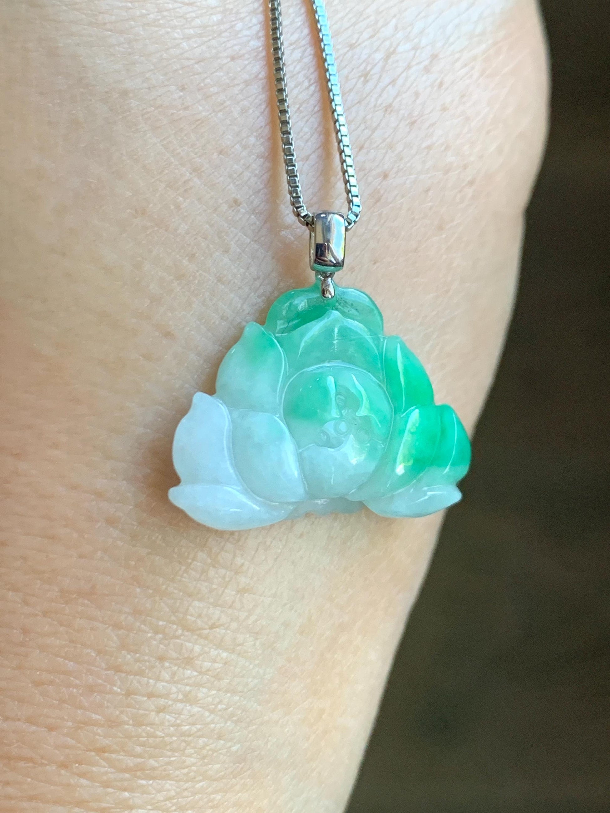Natural Grade A Icy Translucent White & Green Marbled Jade Jadeite Lotus Flower Pendant 18K White Gold 3g 天然细糯白第青花翡翠莲花镶嵌吊坠 MBQ560