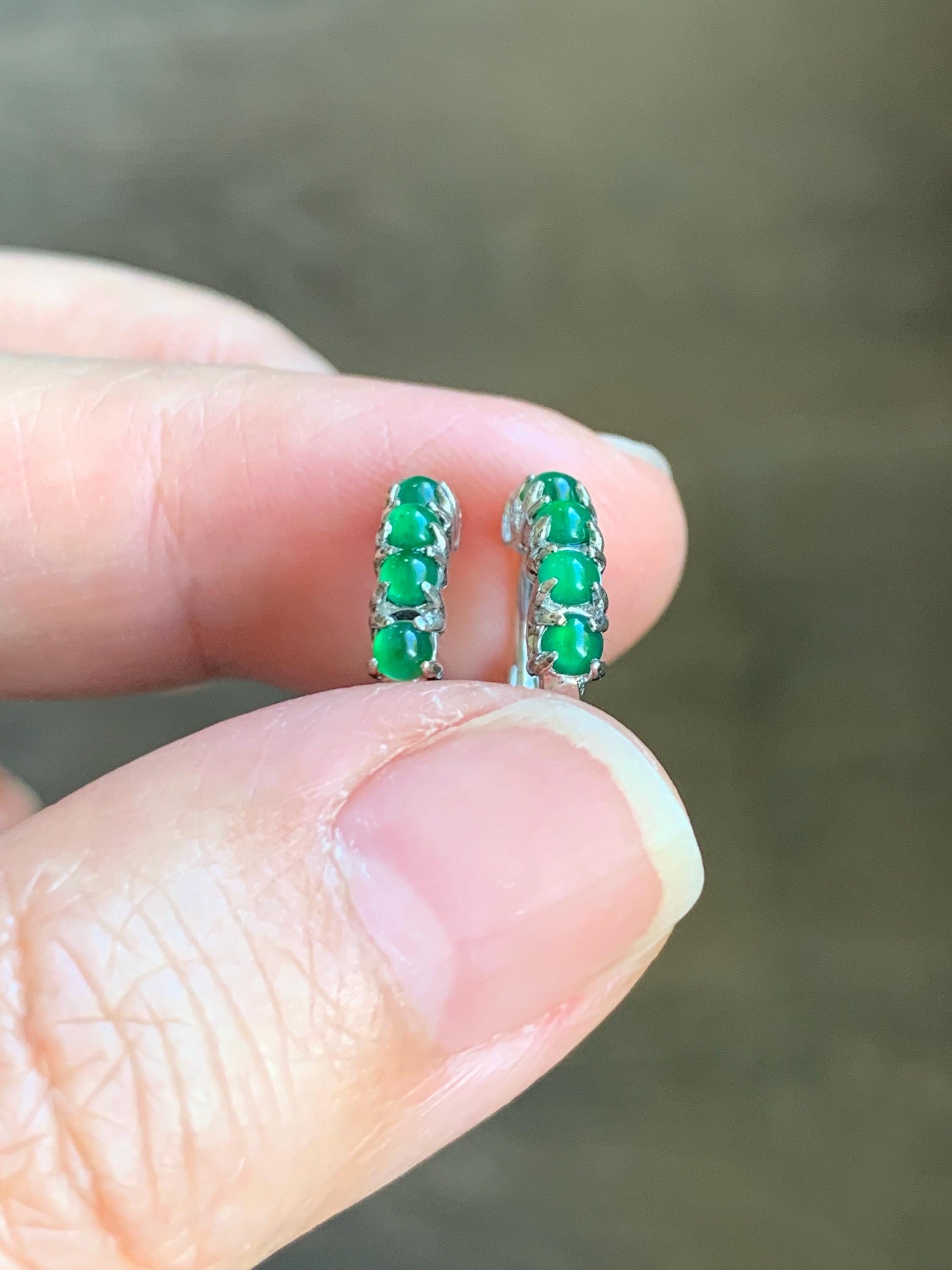Natural Guatemalan Grade A Icy Highly Translucent Vibrant Green Jade Jadeite Hoop Huggie Earrings Sterling Silver 天然冰危绿起光翡翠银镶耳包 LEB180